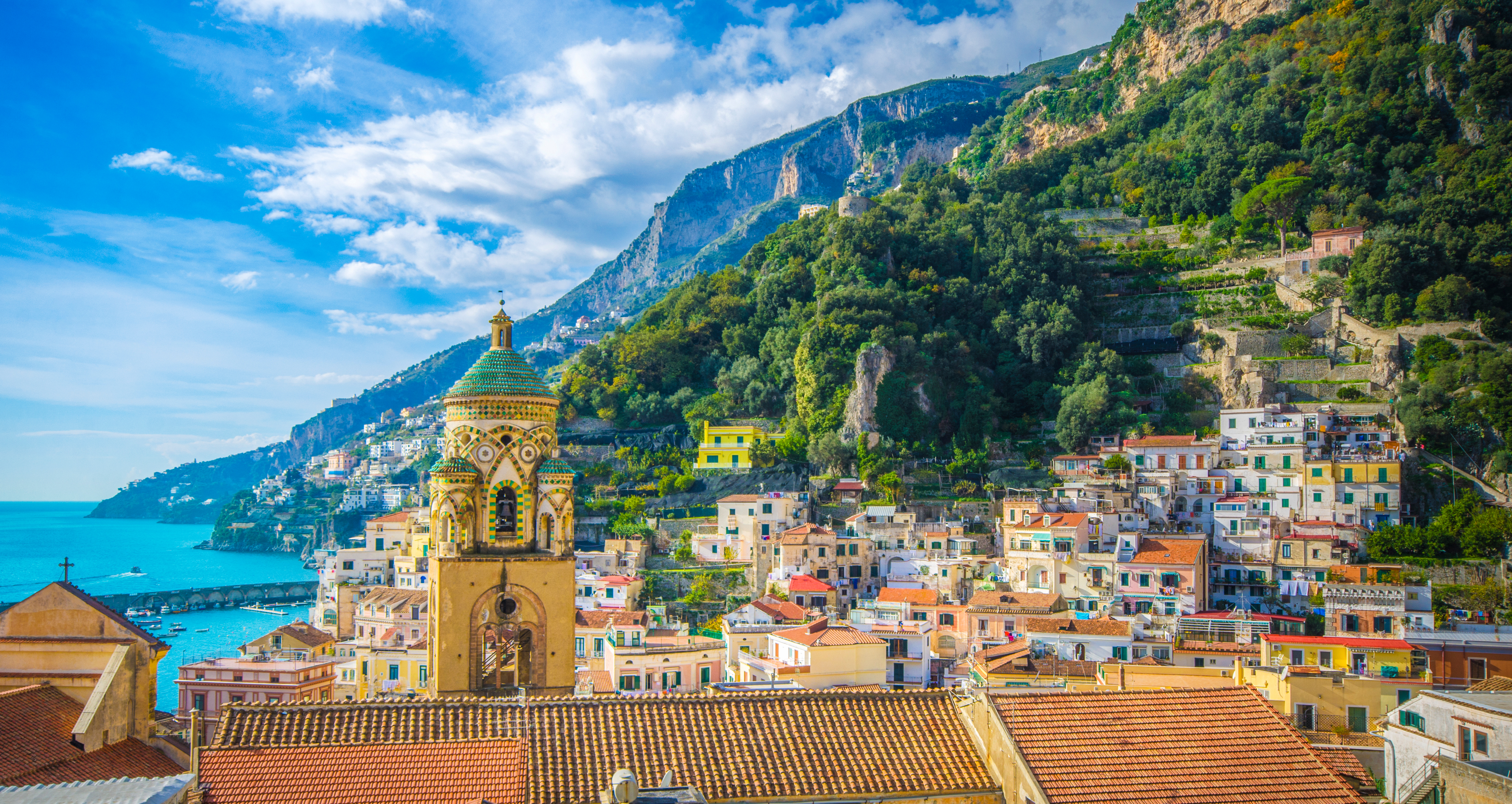 amalfi-by-farverige-huse-italien-kyst