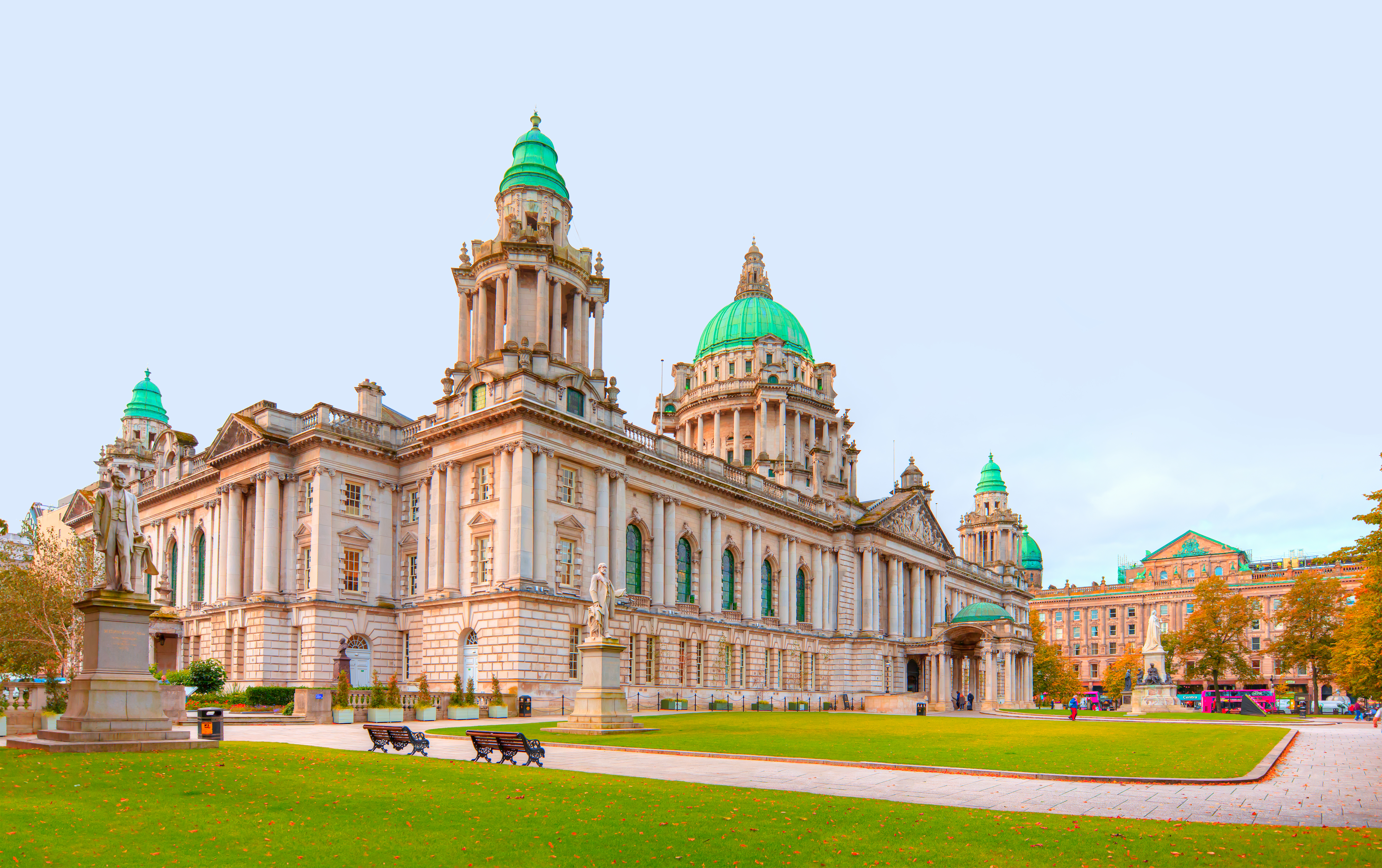 Belfast City Hall - ikonisk bygning med grønne kupler i Nordirland