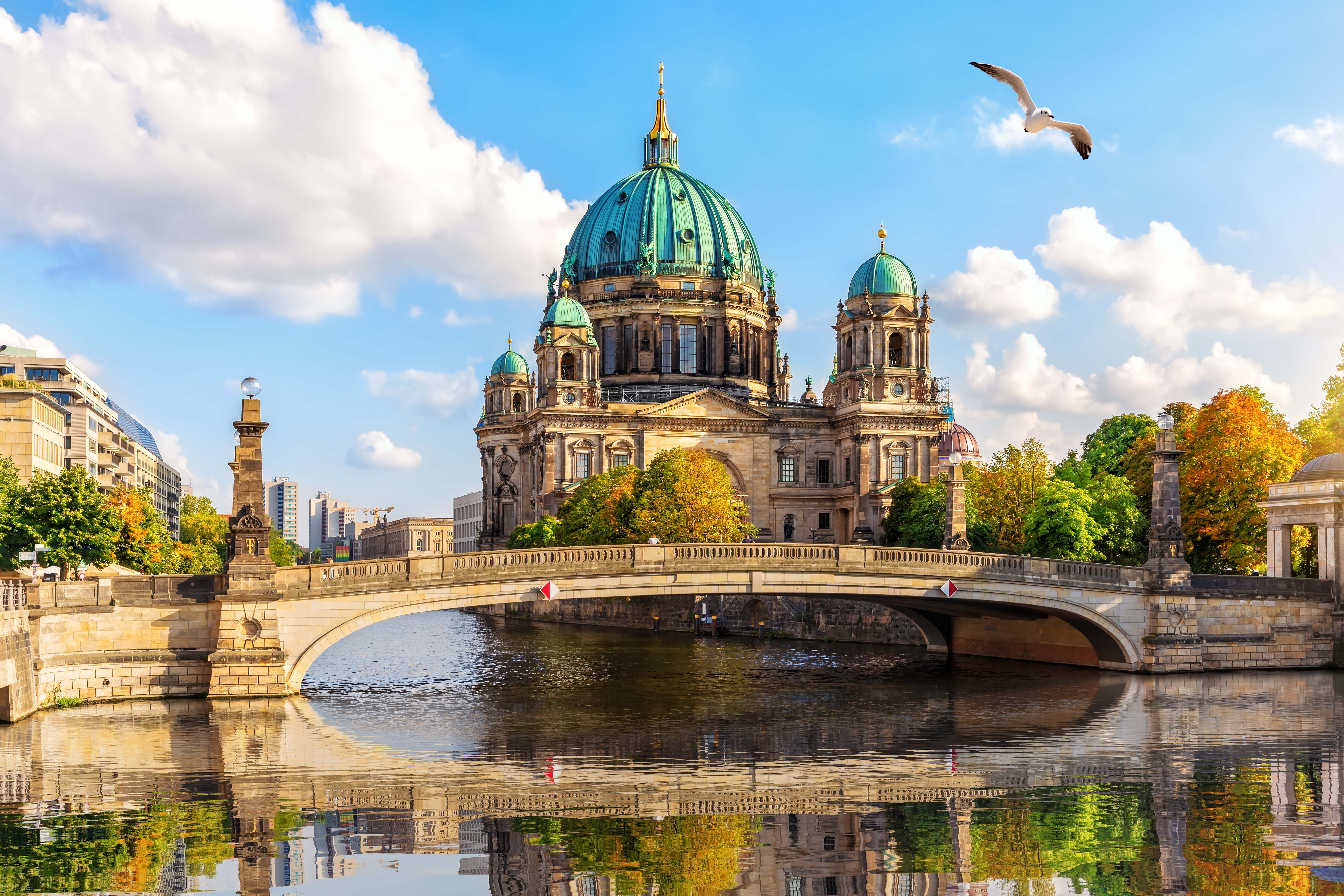 Berliner Dom, en fremtrædende seværdighed i Berlin, med sin storslåede arkitektur.
