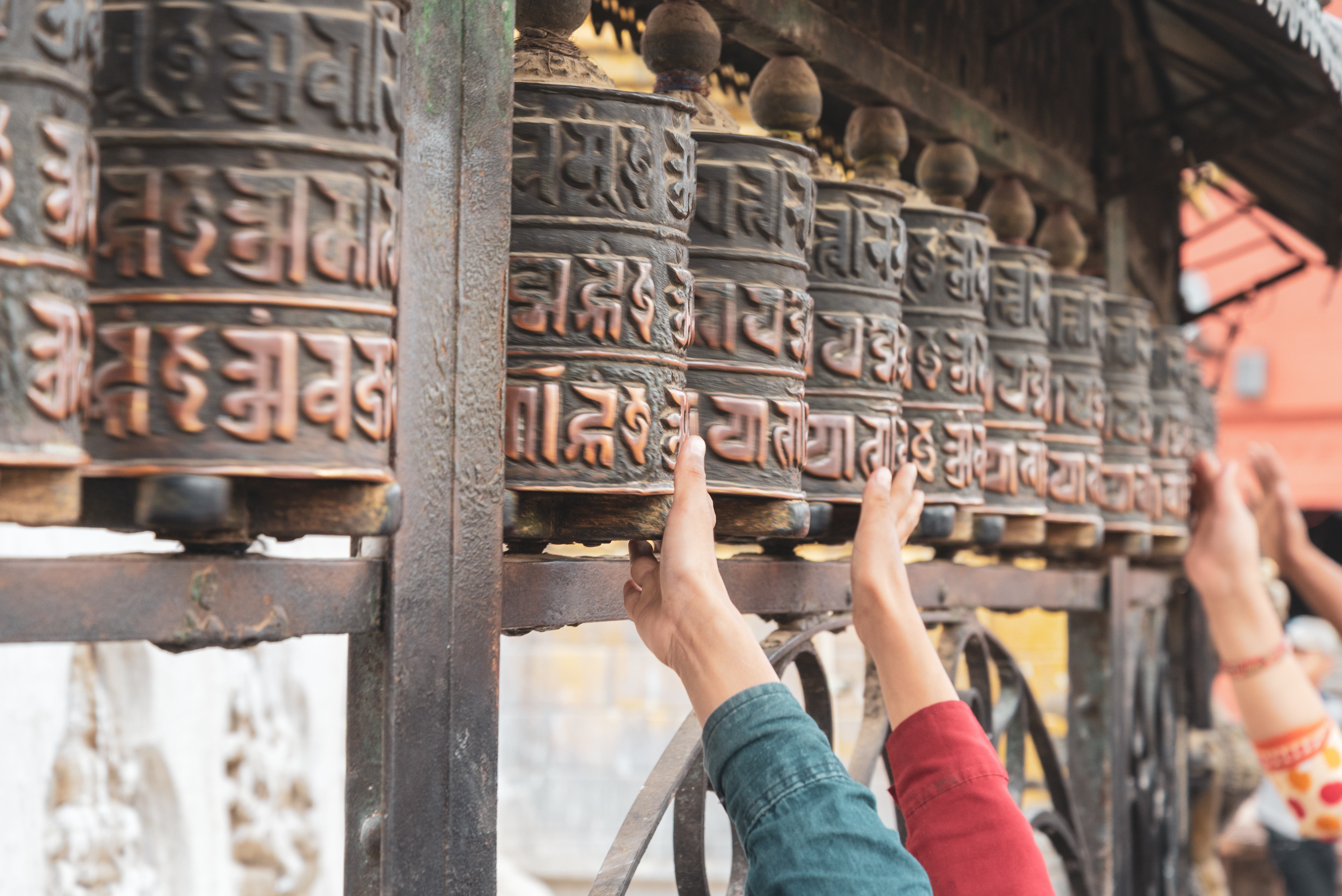 Traditionelle tibetanske bedemøller på kulturrejse til Nepal og Himalaya