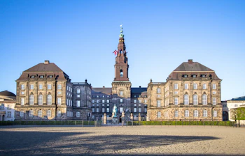 Christiansborg Slot dansk parlamentsbygning med barok facade København