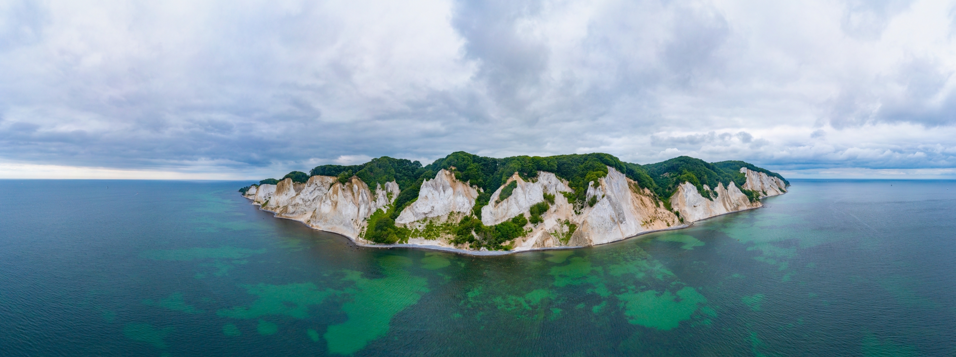 Danmarks højeste kridtklipper ved Møns Klint - fantastisk naturområde