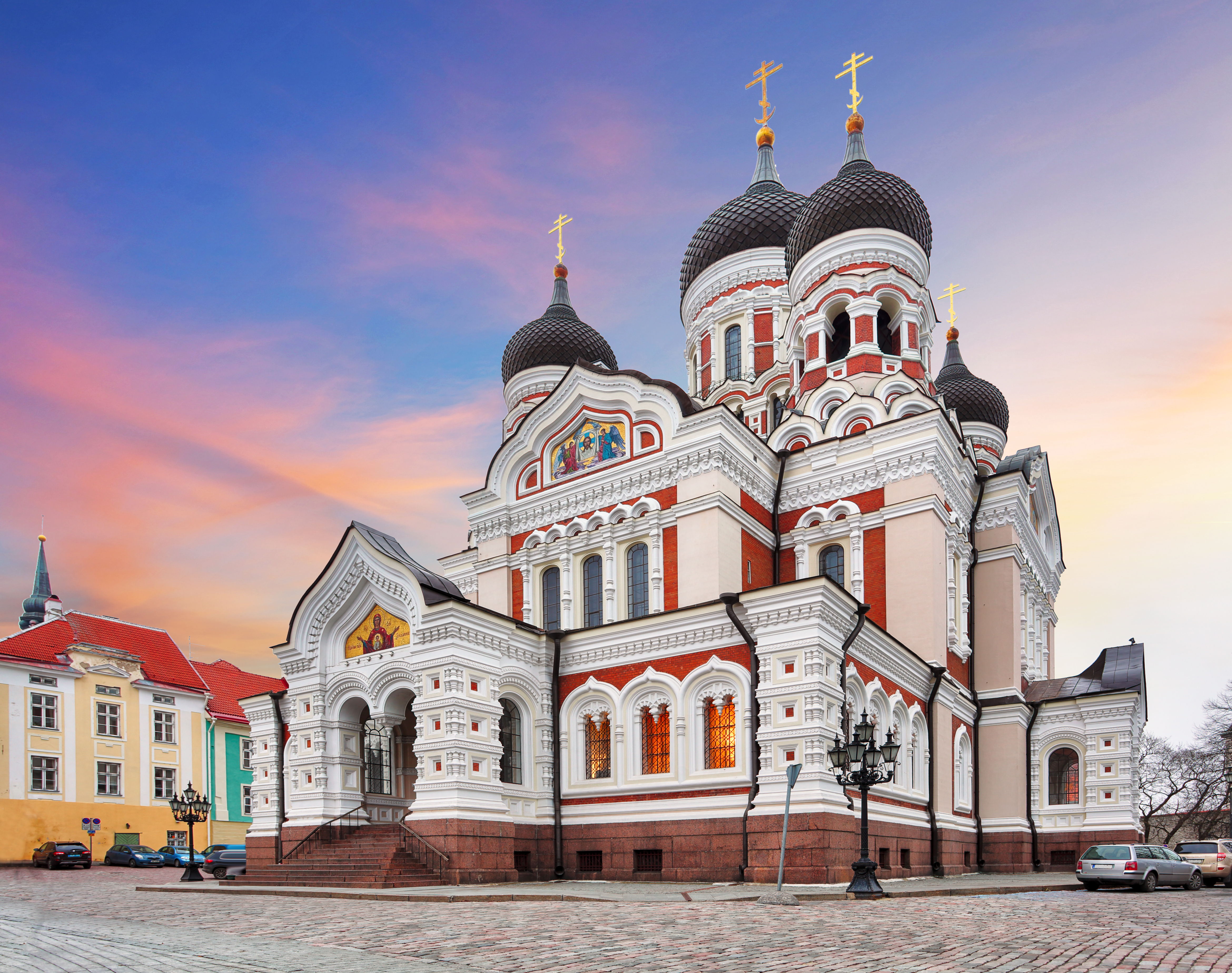 Ortodoks katedral på Toompea bakke i Tallinn Estland ved solnedgang