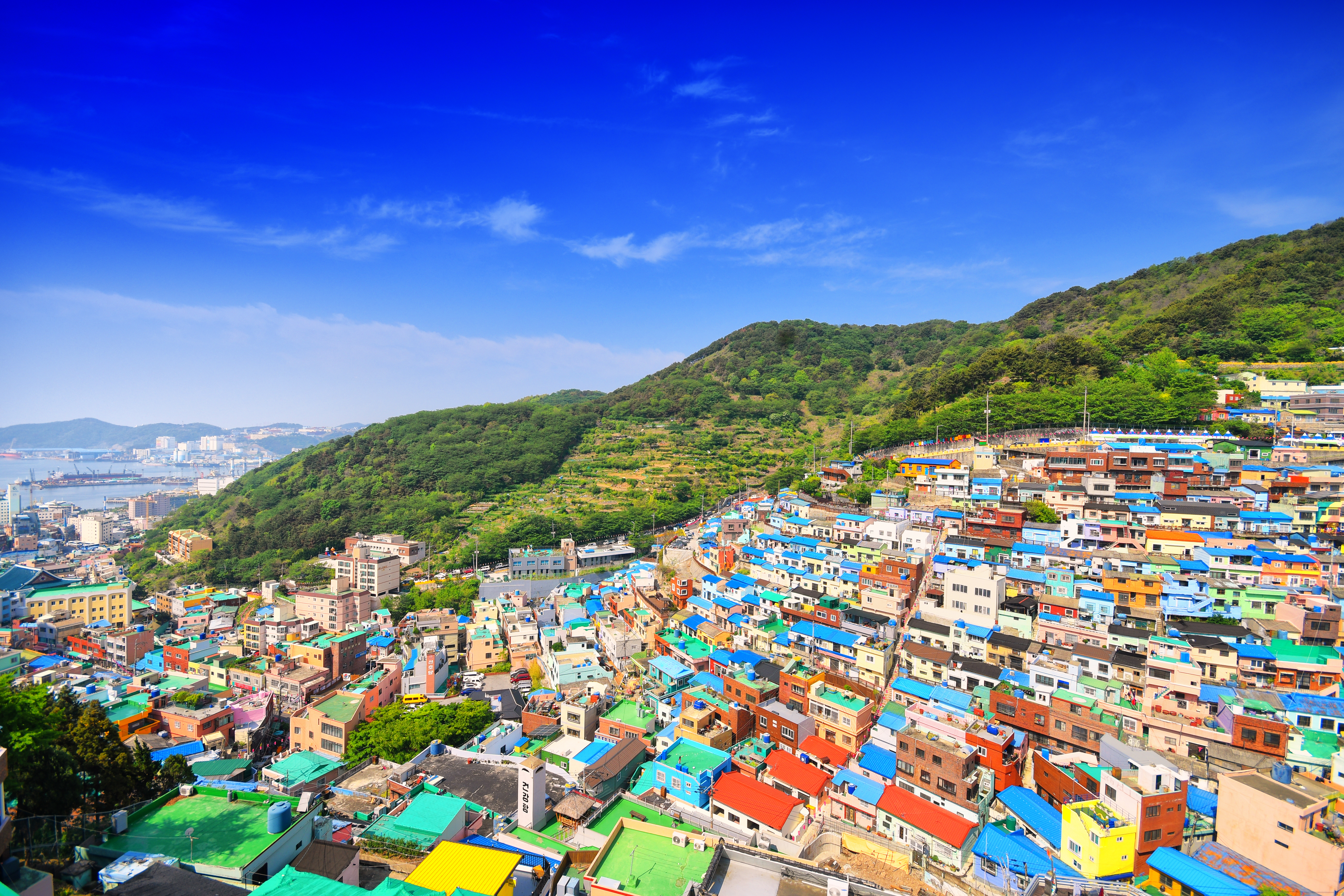 De berømte farverige huse i Gamcheon Culture Village, et populært rejsemål i Busan, Sydkorea