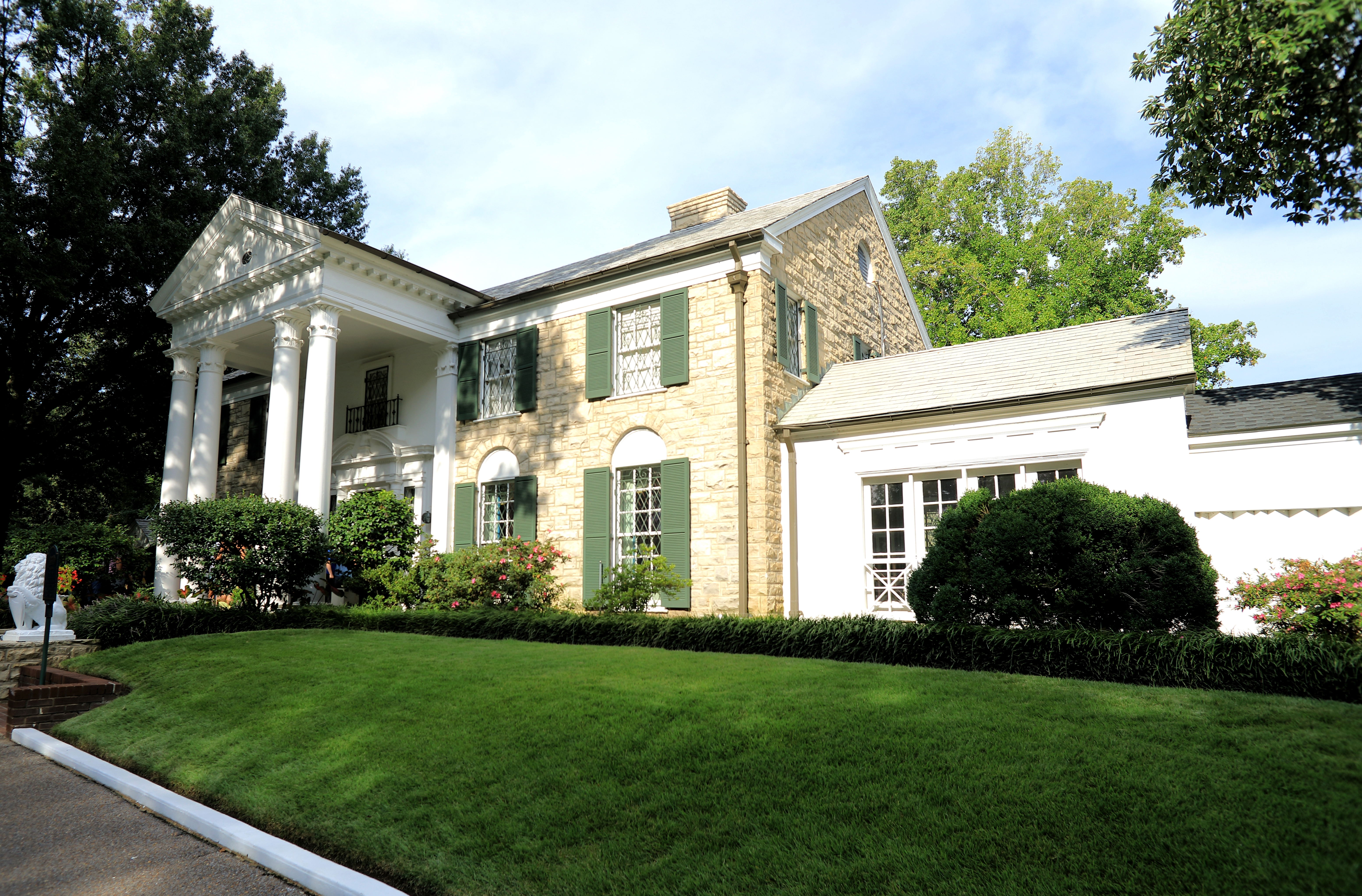 Graceland mansion i Memphis, Tennessee – hjemsted for rocklegenden Elvis Presley og et must-see på rejsen til USA