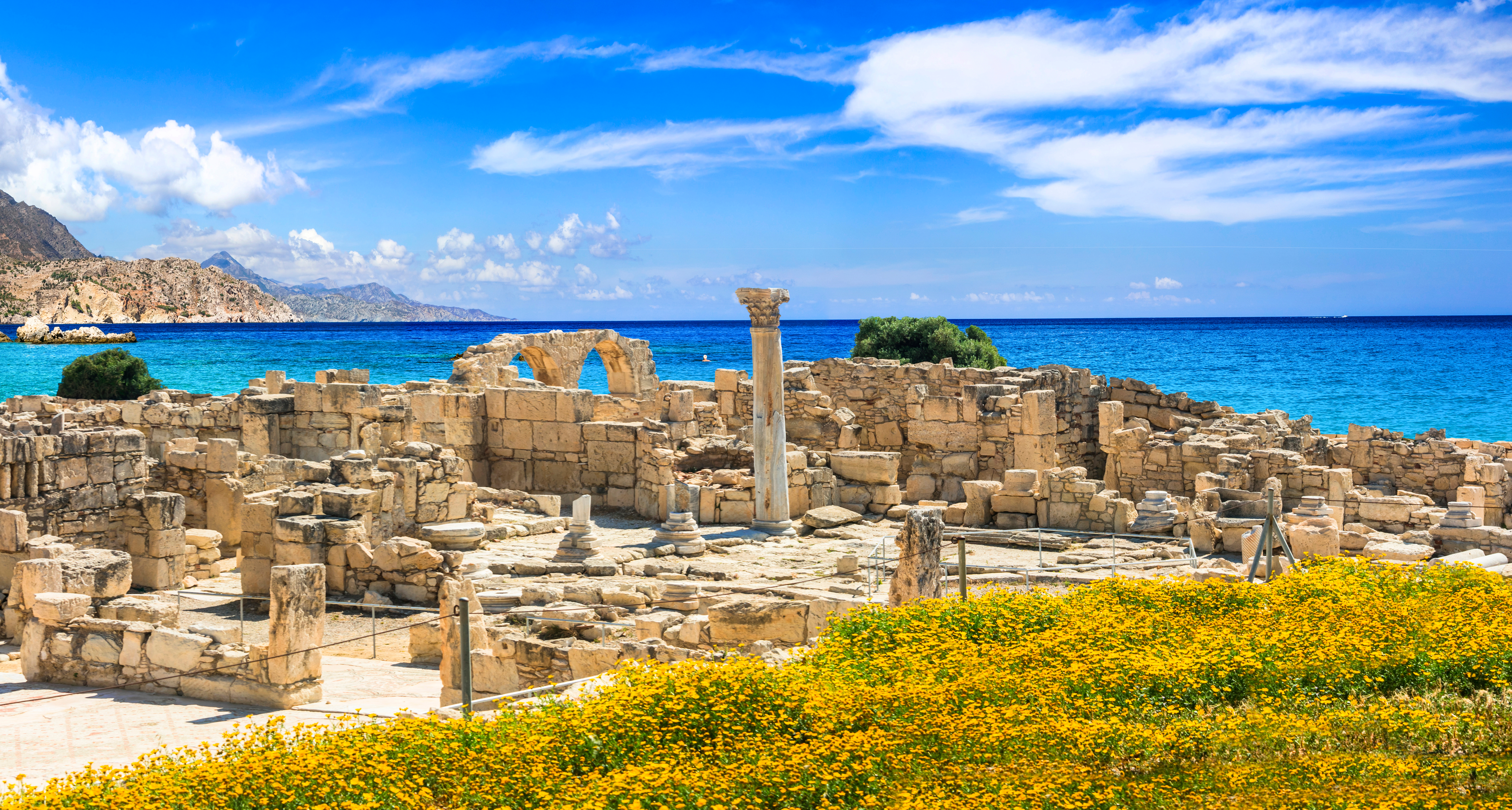 Græske antikke ruiner ved Kourion arkæologiske område på den smukke ø Cypern