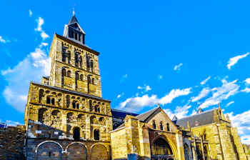 Romersk-gotisk Sankt Servatius Basilika i det historiske Maastricht Holland