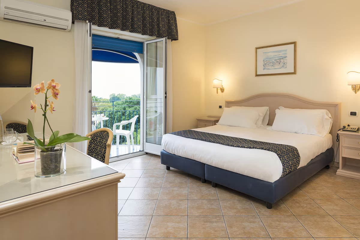 hotel sant alphio garden 010