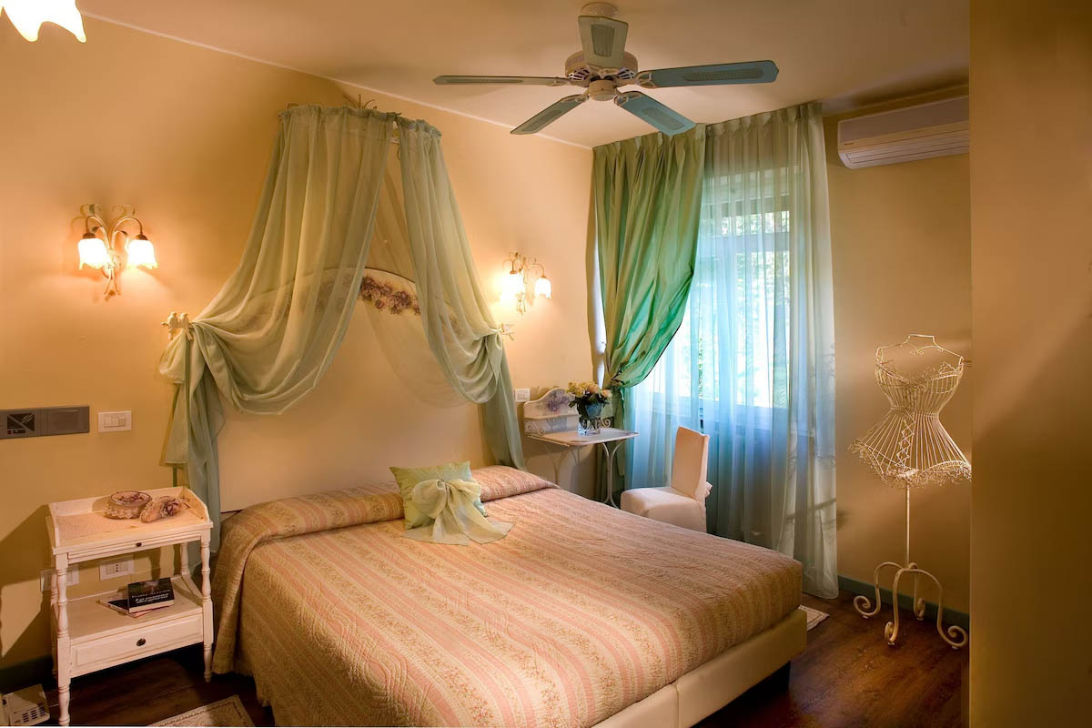 hotel serenella 007