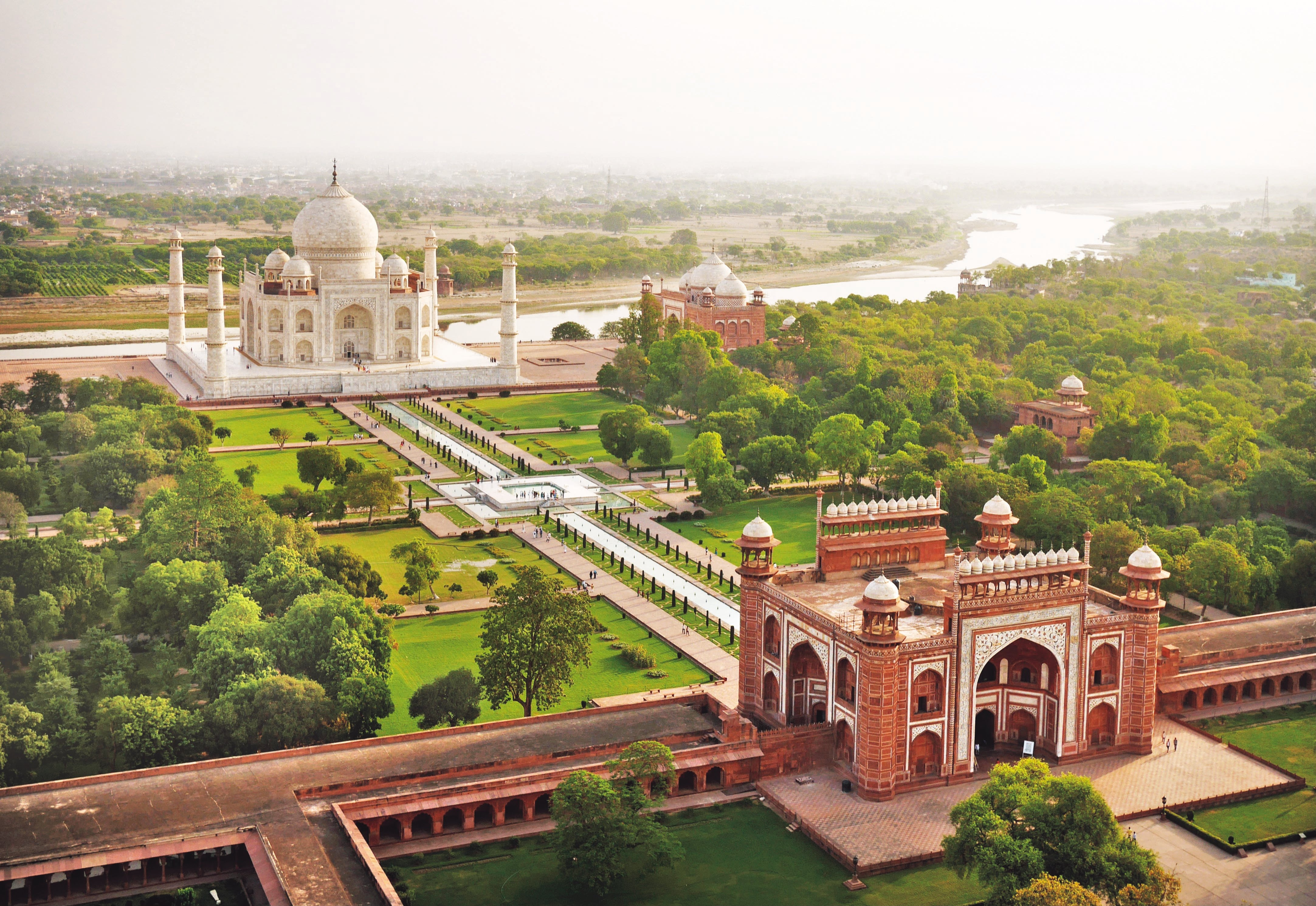 Indien rejse til Taj Mahal i Agra med udsigt over Yamuna-floden