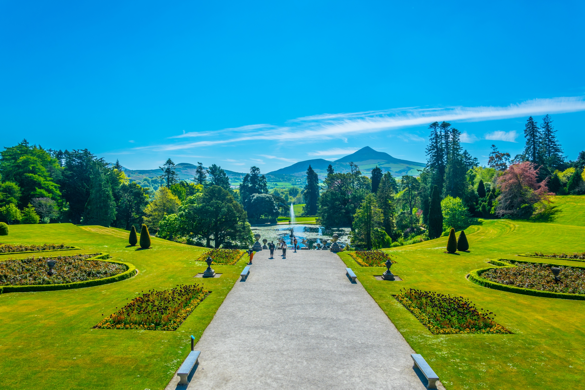 Italiensk inspireret terrassehave ved Powerscourt med udsigt til Wicklow Mountains
