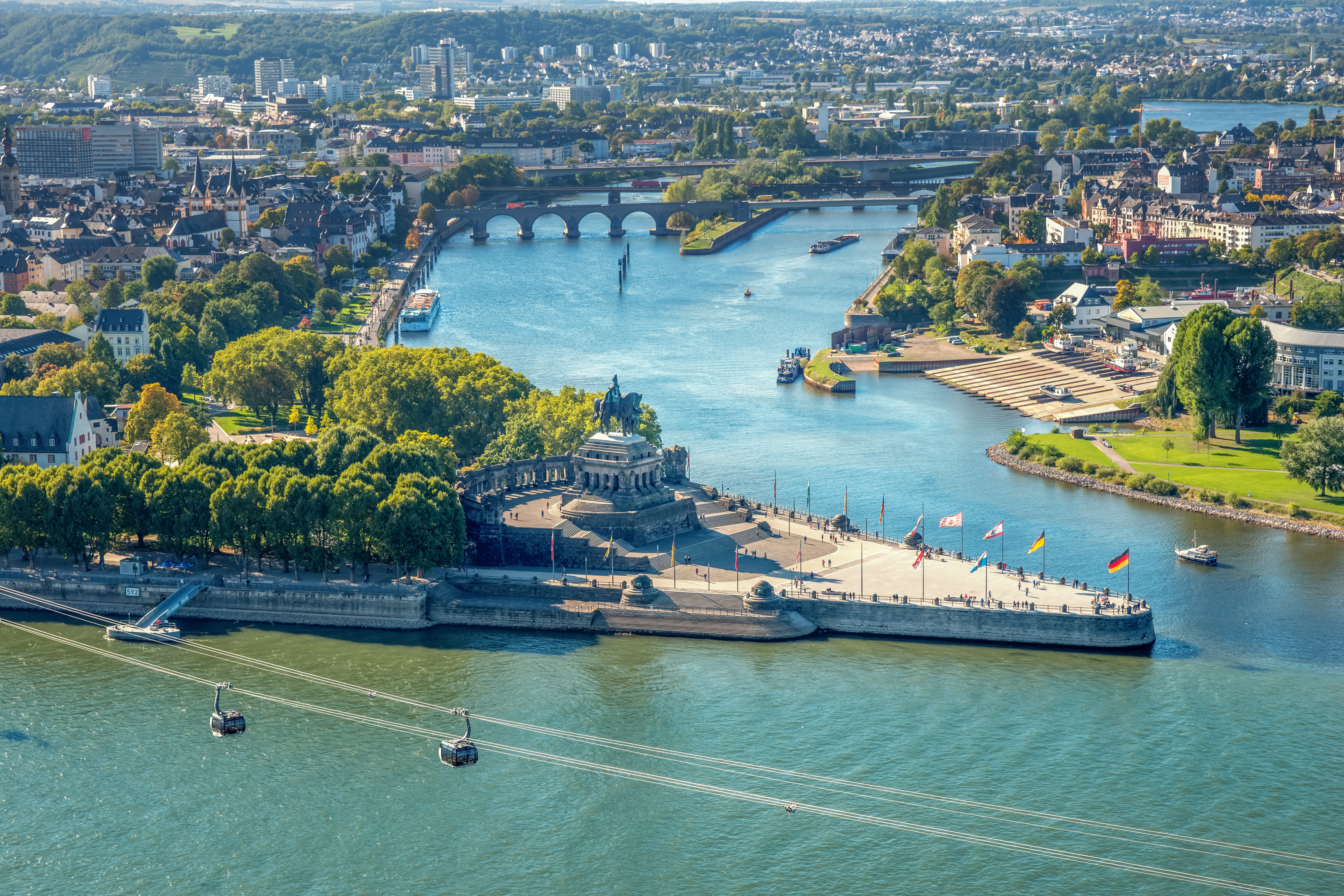 Luftbillede af Koblenz med Ehrenbreitstein fæstning og flodlandskab