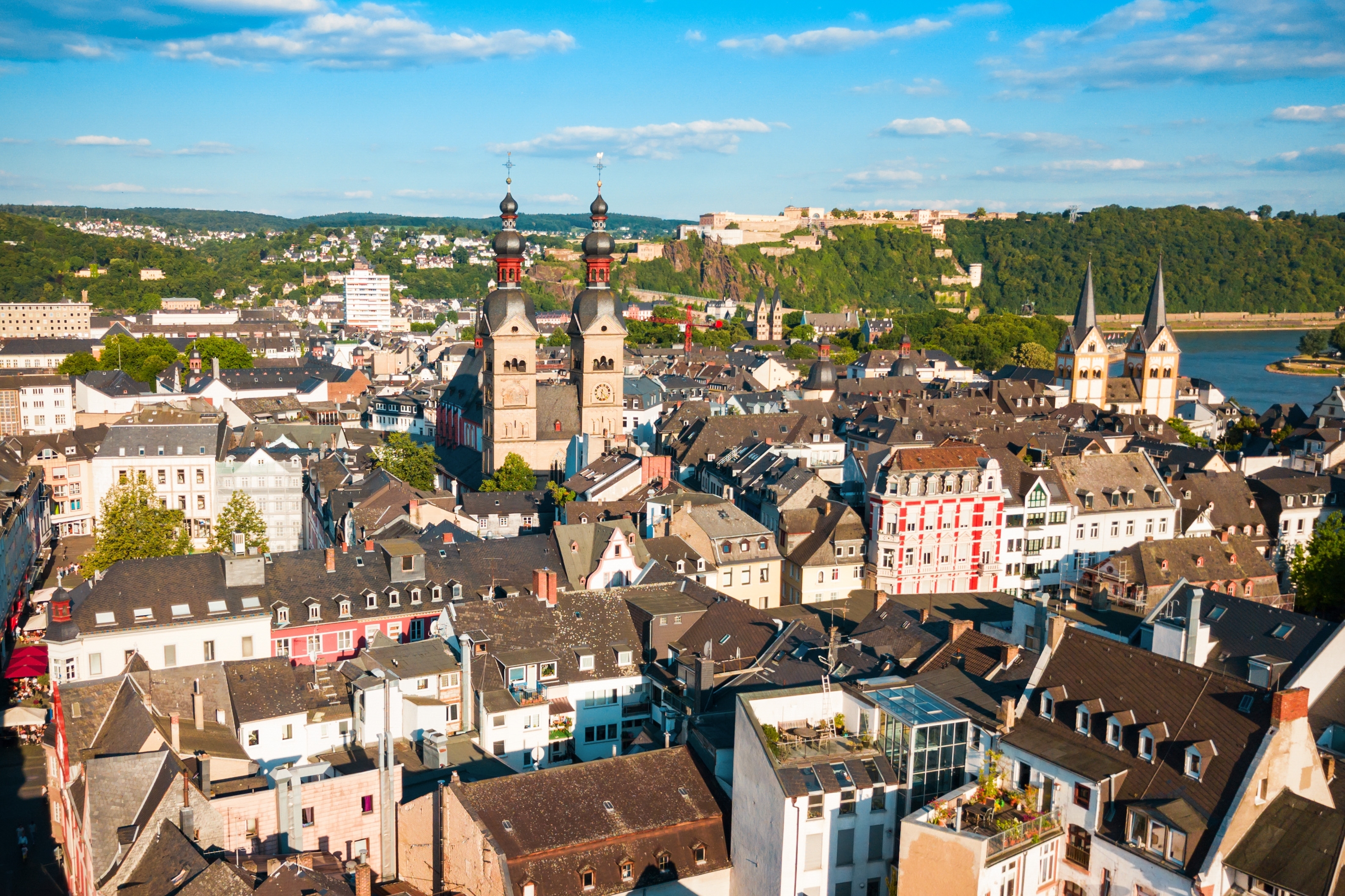 Smuk bybillede af Koblenz i Rhineland-Palatinate med traditionel tysk arkitektur