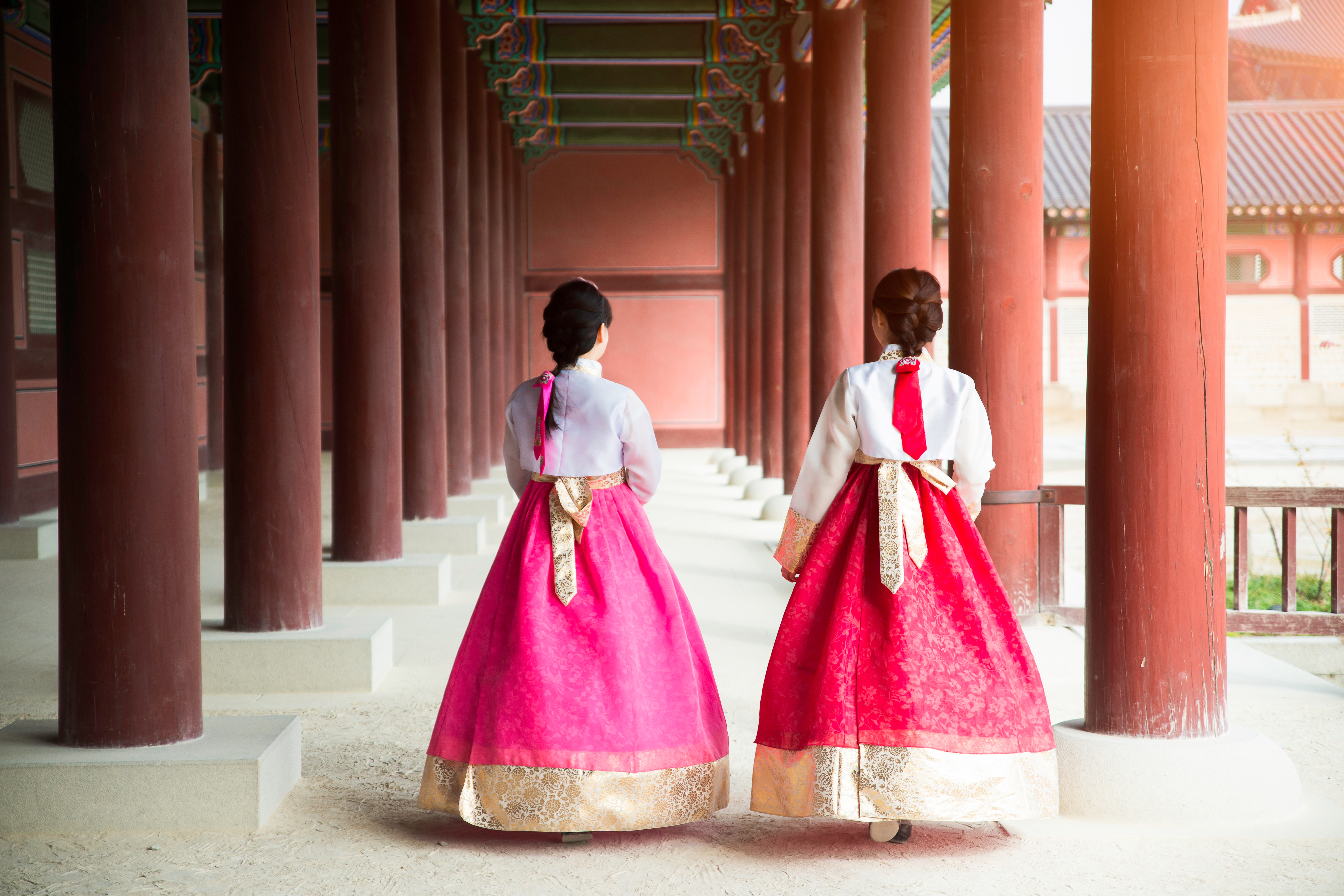 Traditionel koreansk arkitektur og hanbok dragter - autentisk kulturel oplevelse i Sydkorea