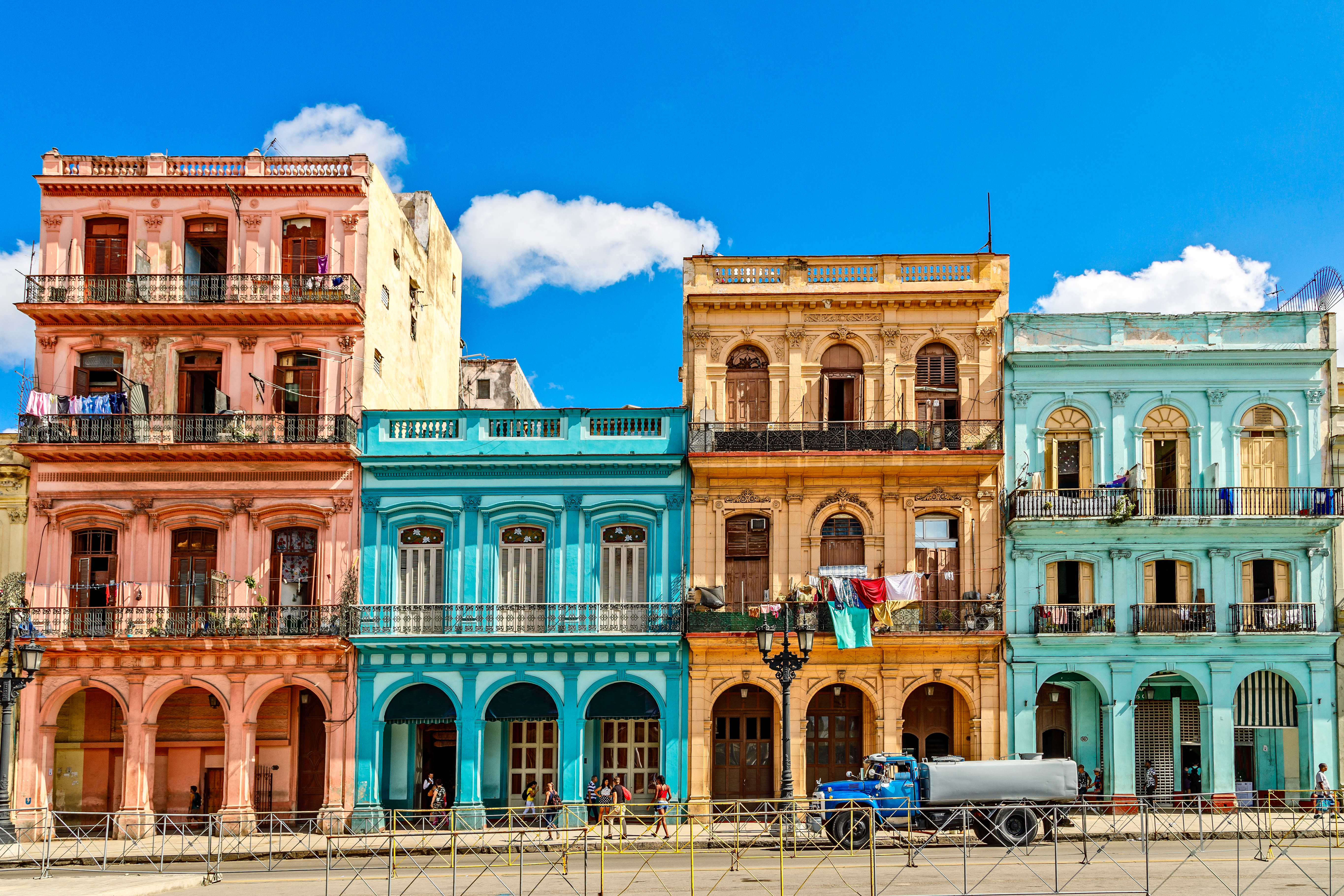 Farverige facader i La Habana Cuba perfekt rejsedestination