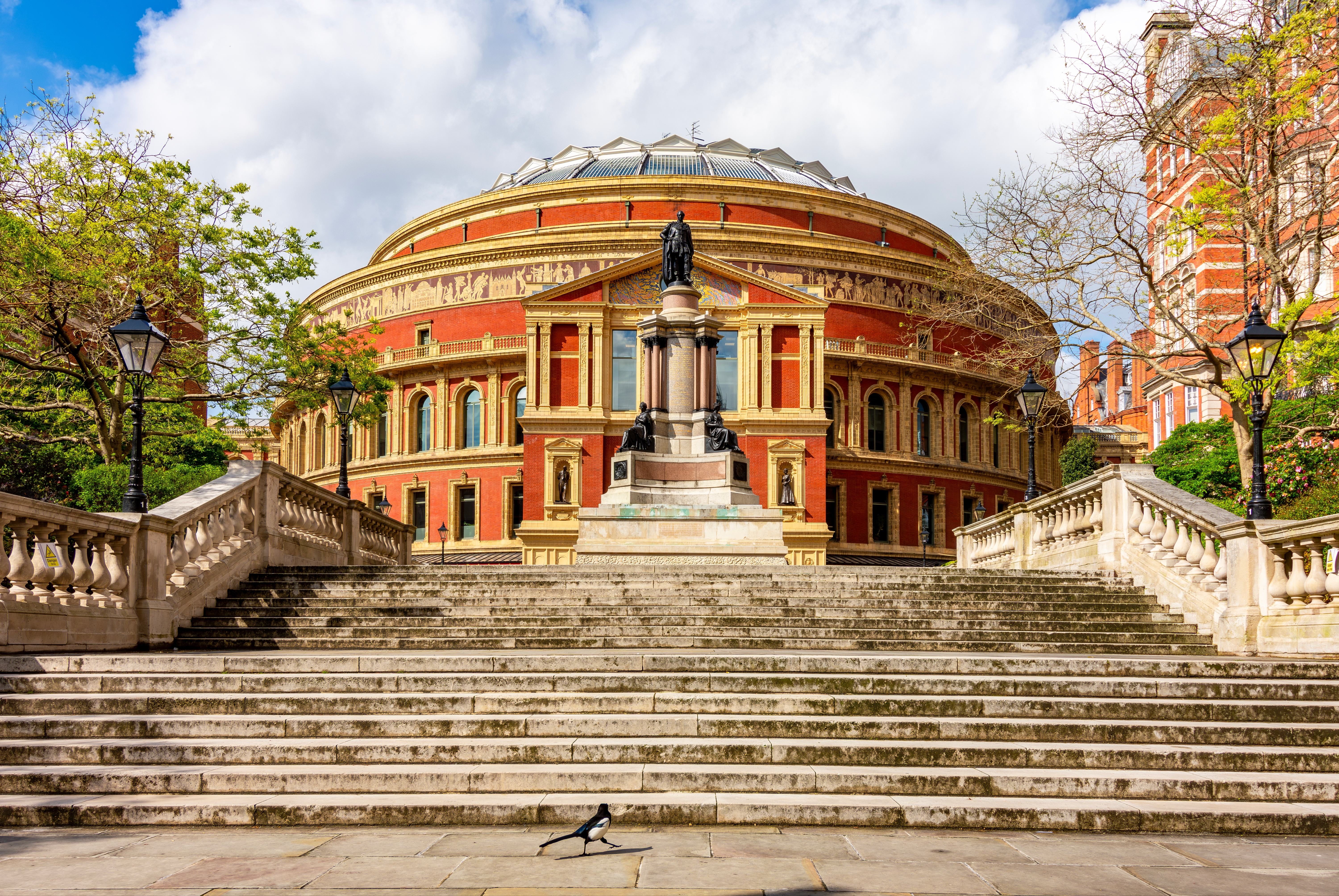 Royal Albert Hall i London - storslået victoriansk koncertsal med historisk arkitektur