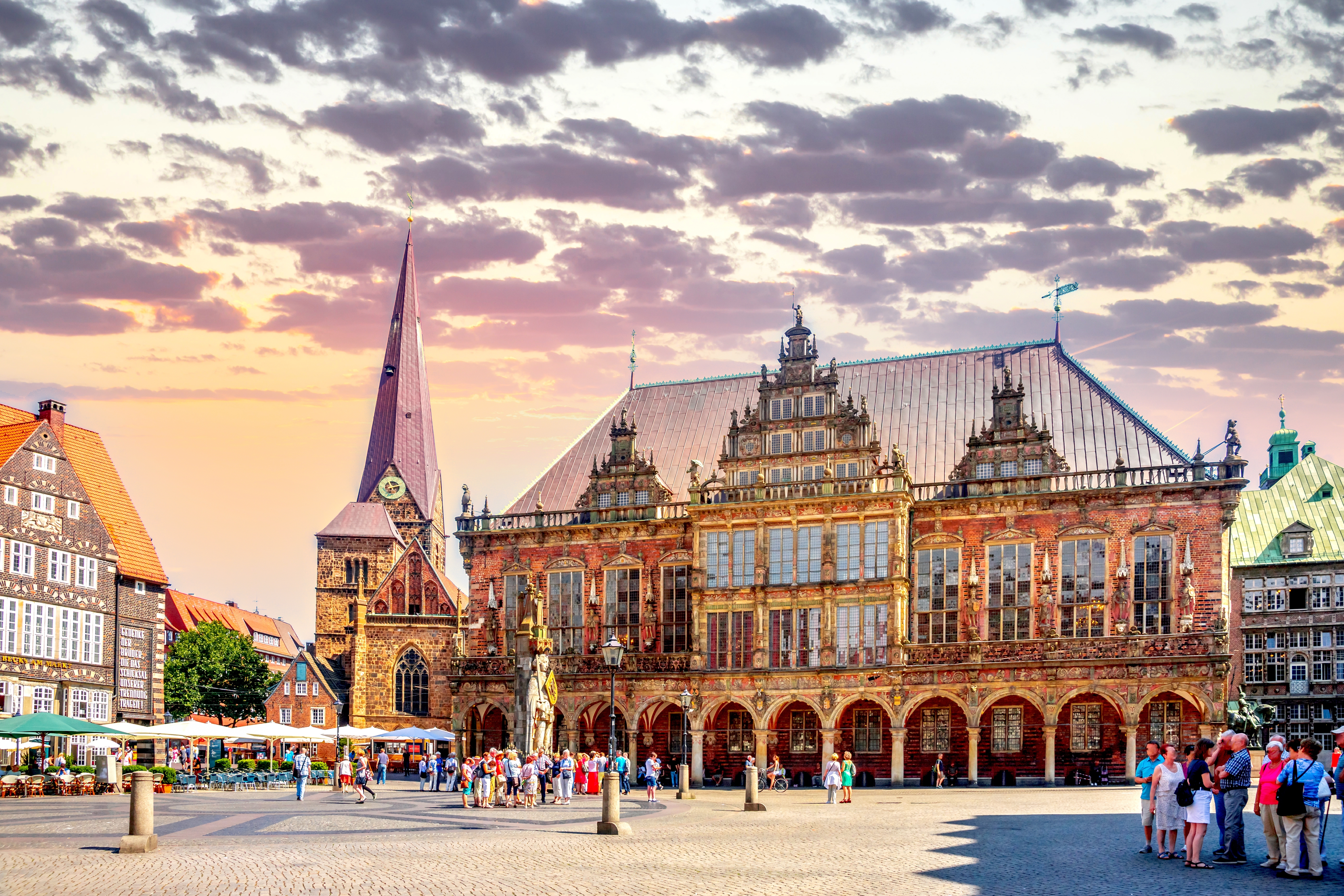 Den charmerende markedsplads i den hanseatiske by Bremen med arkitektoniske perler