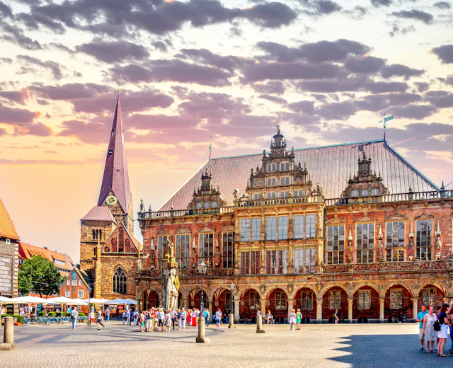 Den charmerende markedsplads i den hanseatiske by Bremen med arkitektoniske perler
