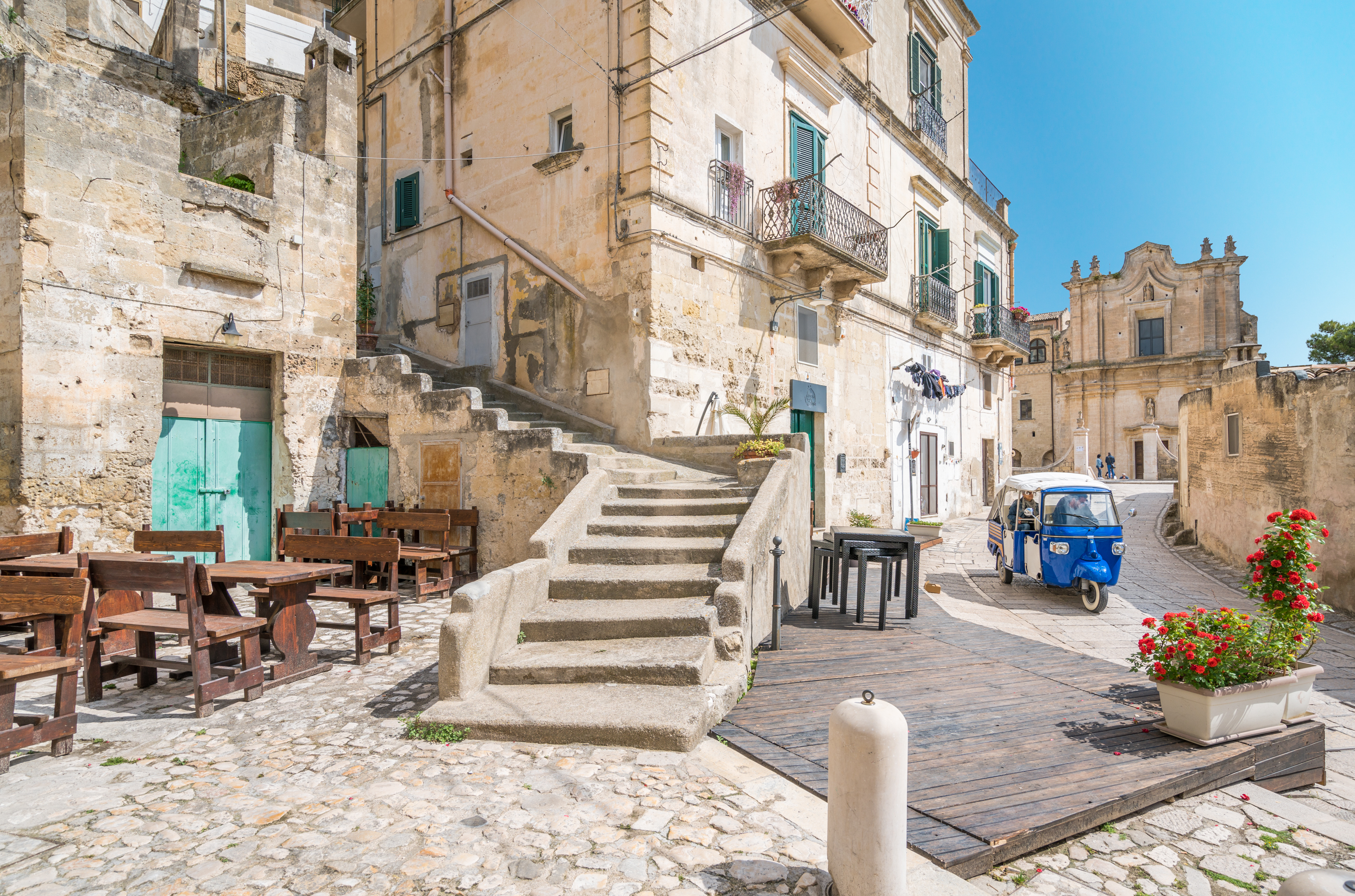 Imponerende udsigt over Materas antikke Sassi-distrikt i Basilicata med karakteristiske stenhuse og historisk arkitektur
