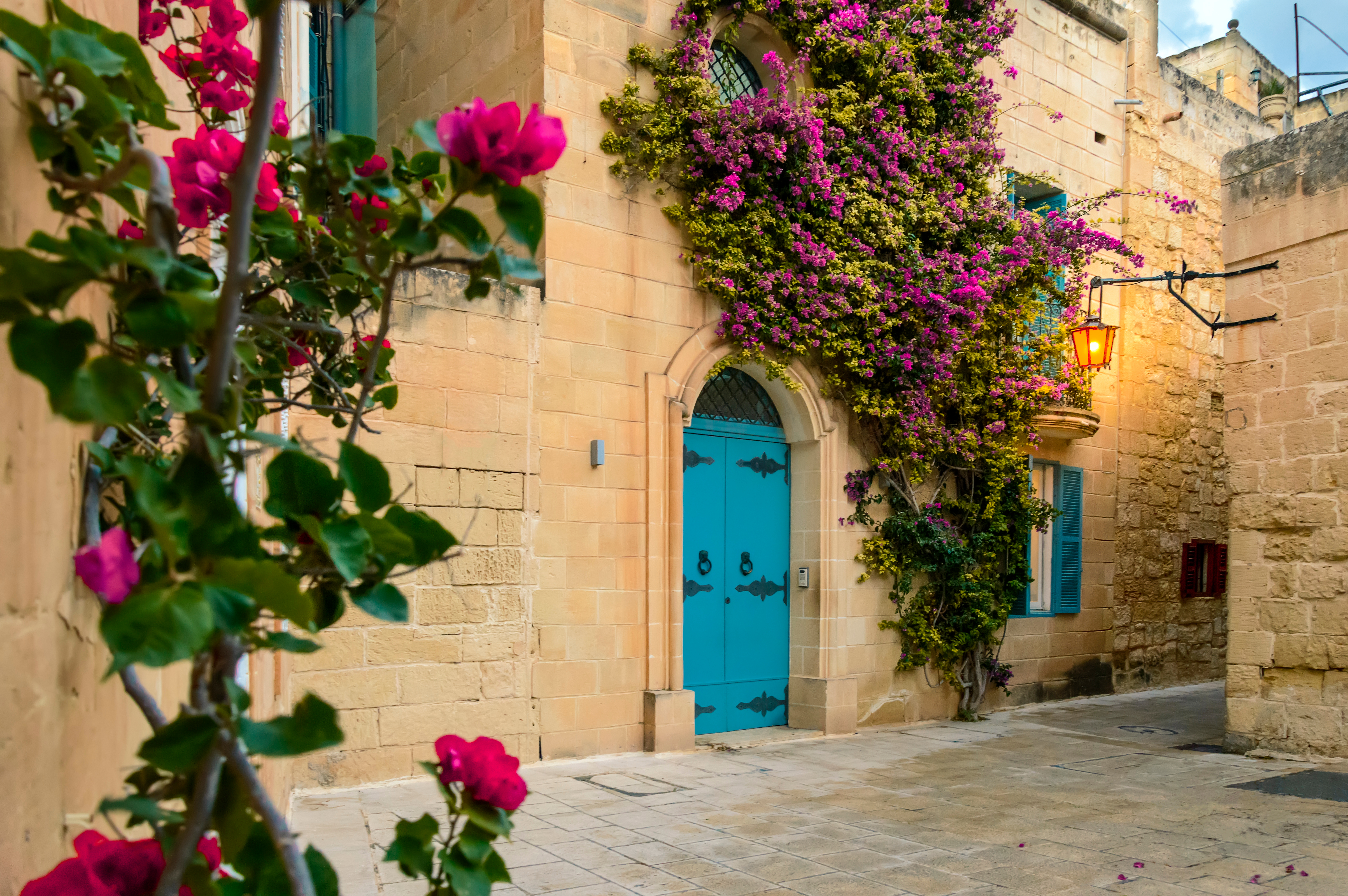 Den stille by Mdina på Malta med karakteristiske gader og mediterran charme