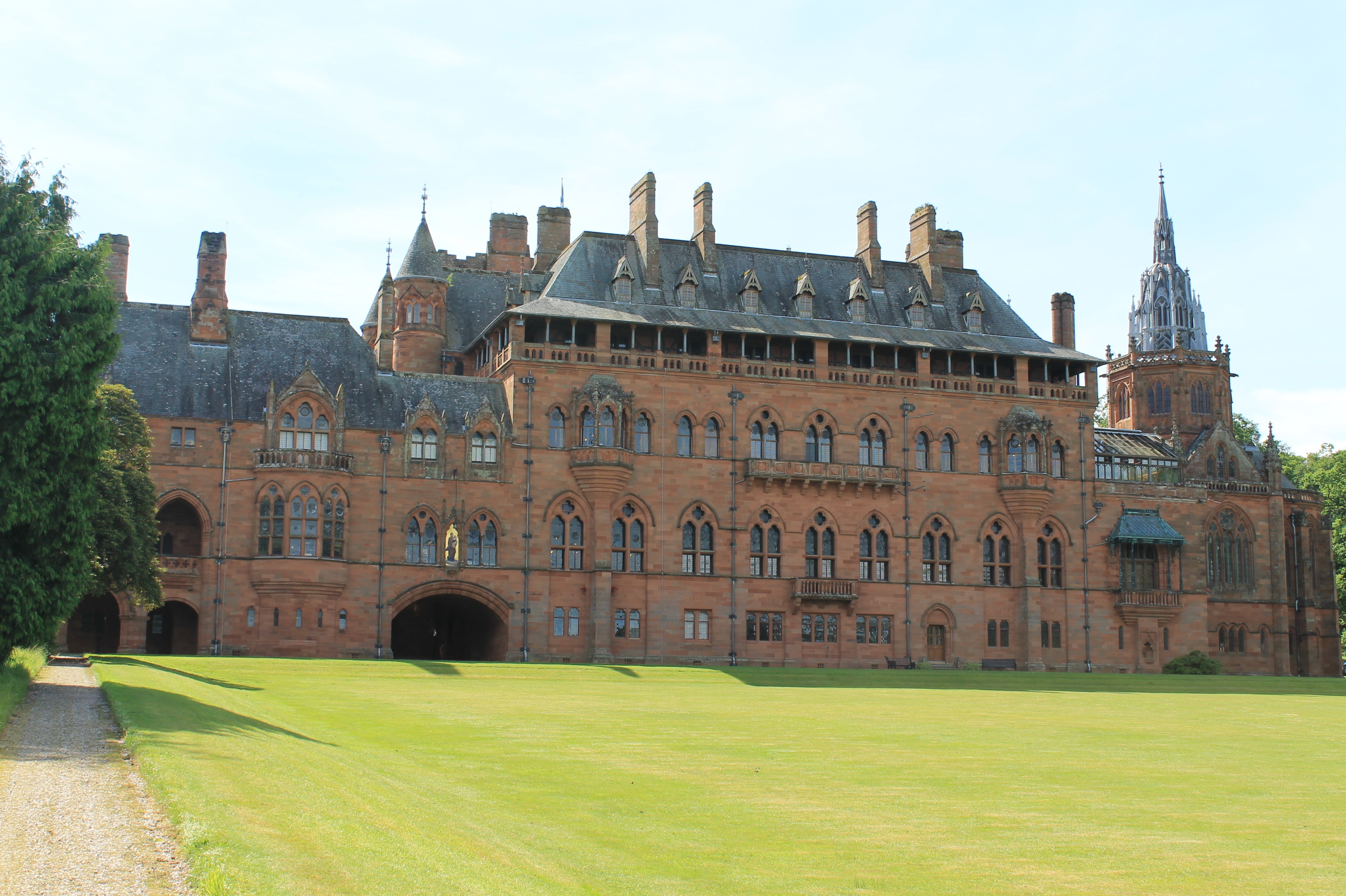 Mount Stuart mansion med victoriansk arkitektur og haver på Isle of Bute Skotland