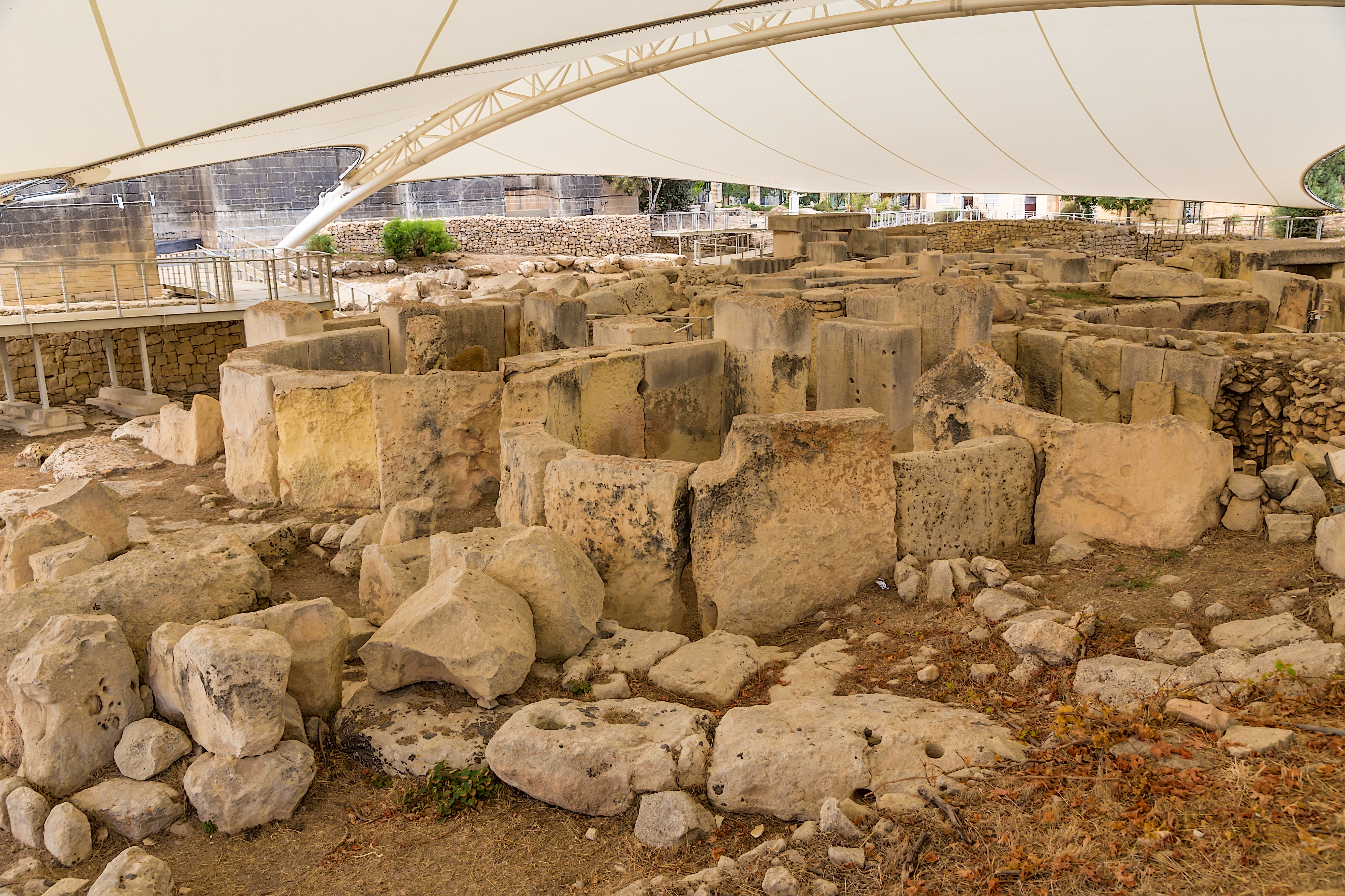 Neolitiske templer i Tarxien, Malta med velbevaret megalitisk arkitektur fra stenalderen