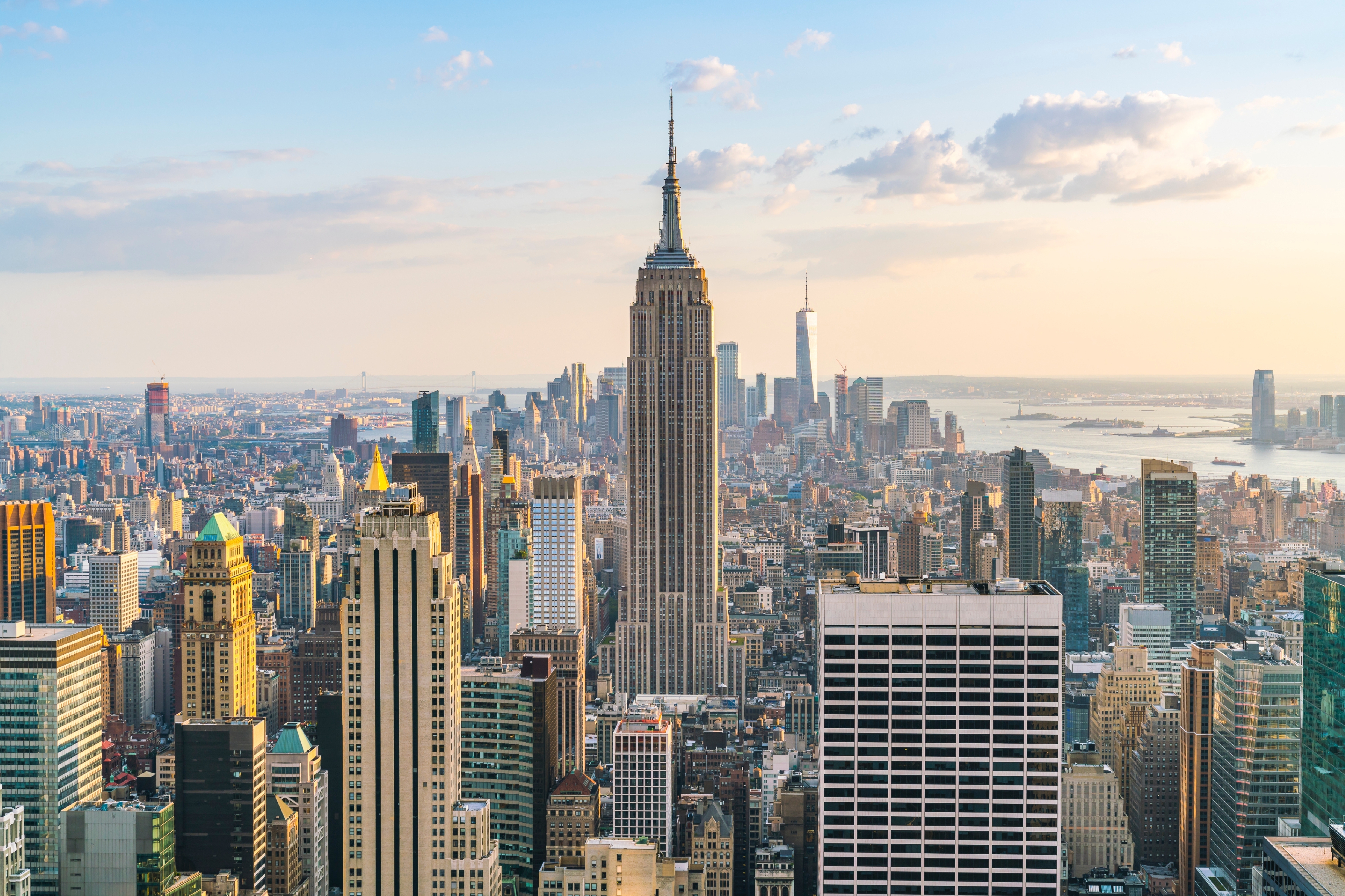 Fantastisk udsigt over New York Manhattan med høje skyskrabere og byens skyline