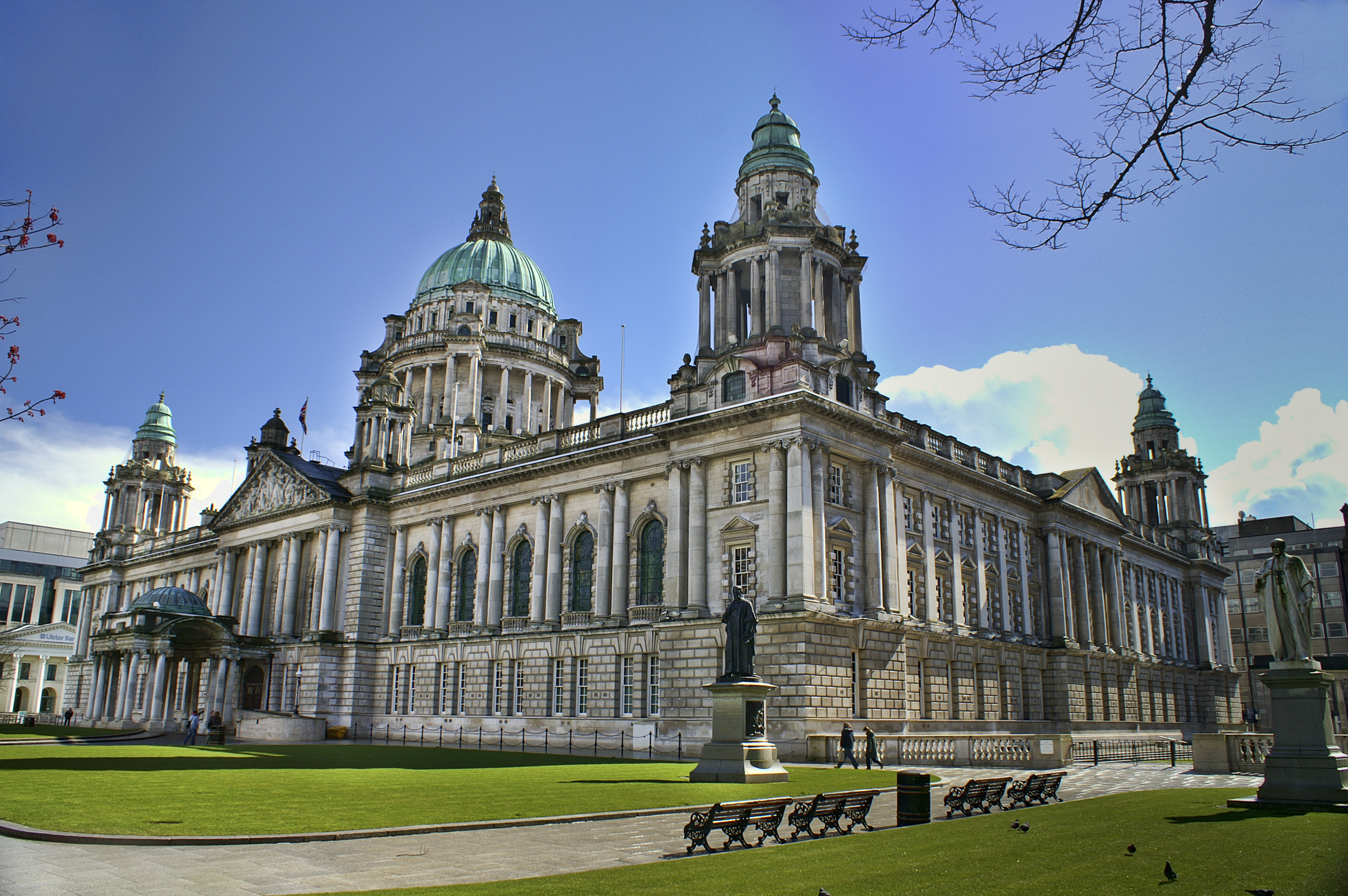 Belfast City Hall - ikonisk bygning med dobbelte grønne kopler