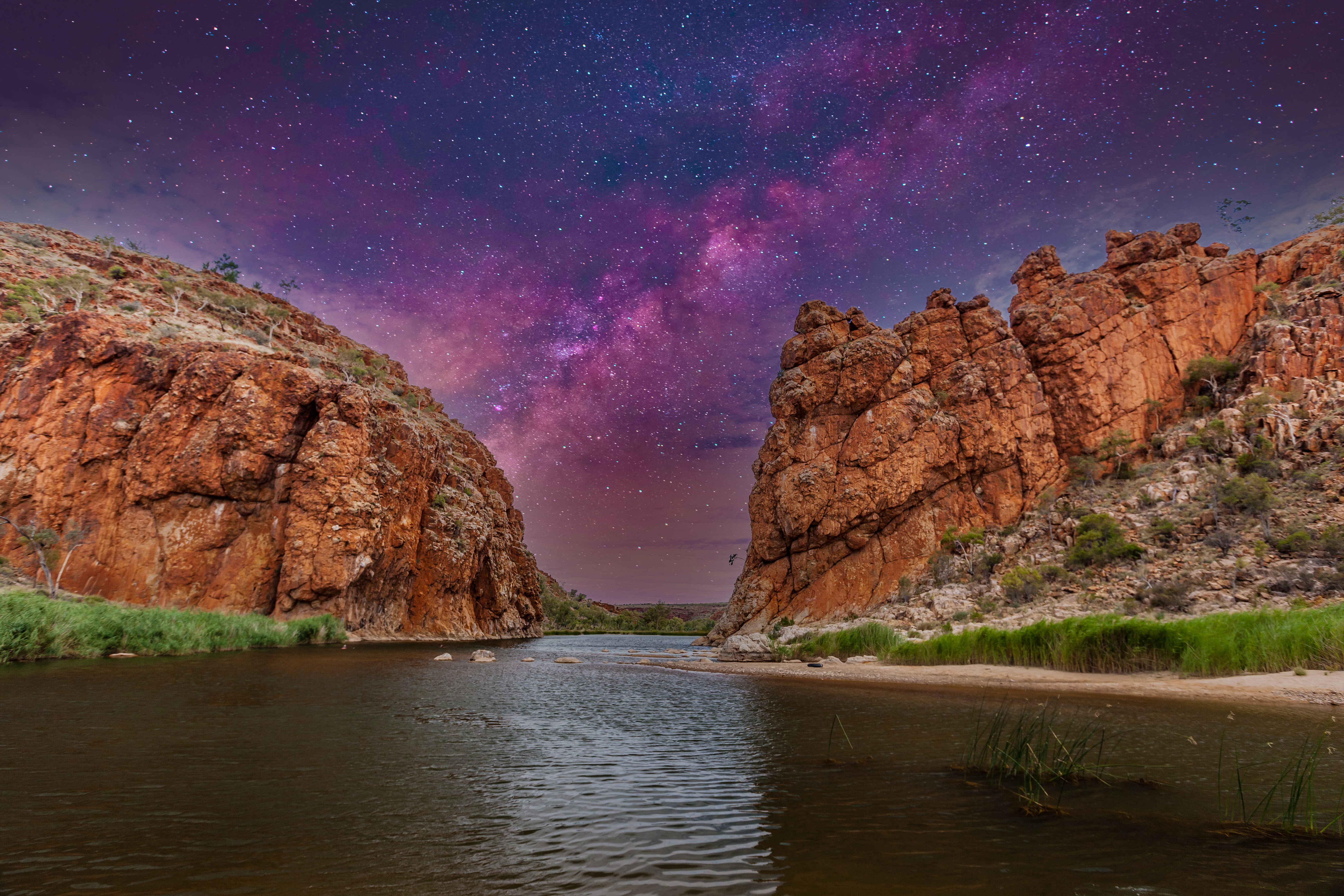 Northern Territory Glen Helen Gorge under spektakulær stjernehimmel i Australien