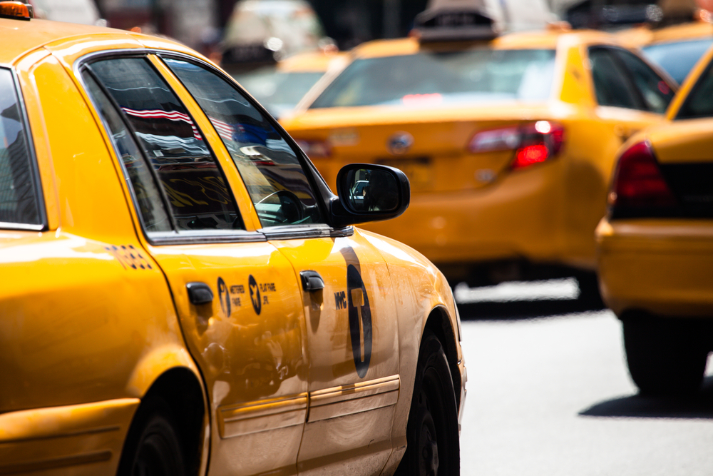 NYC taxi transport i Manhattan under storby rejse