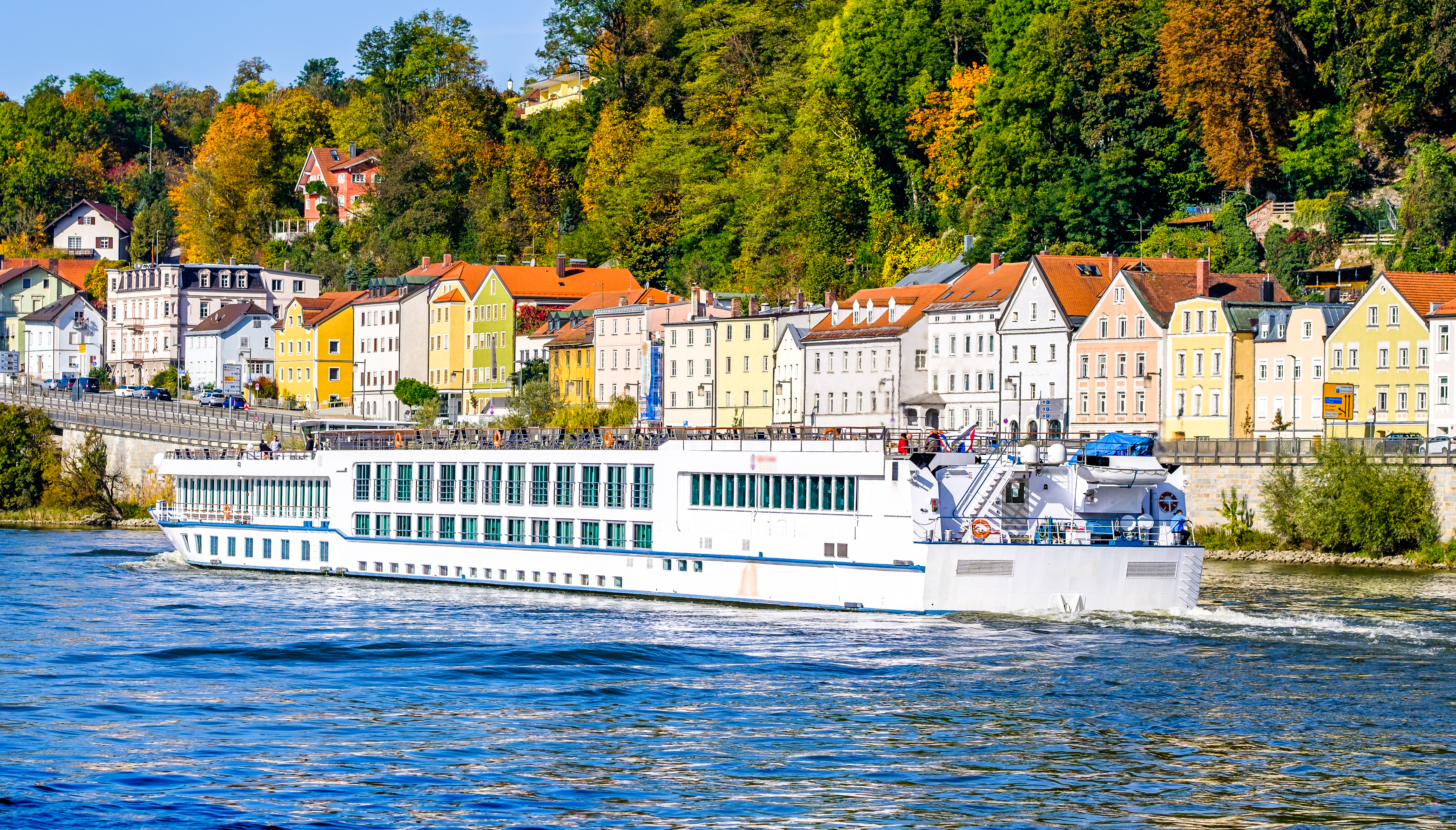 Flodrejse på Donau gennem Passau med historiske tyske bygninger