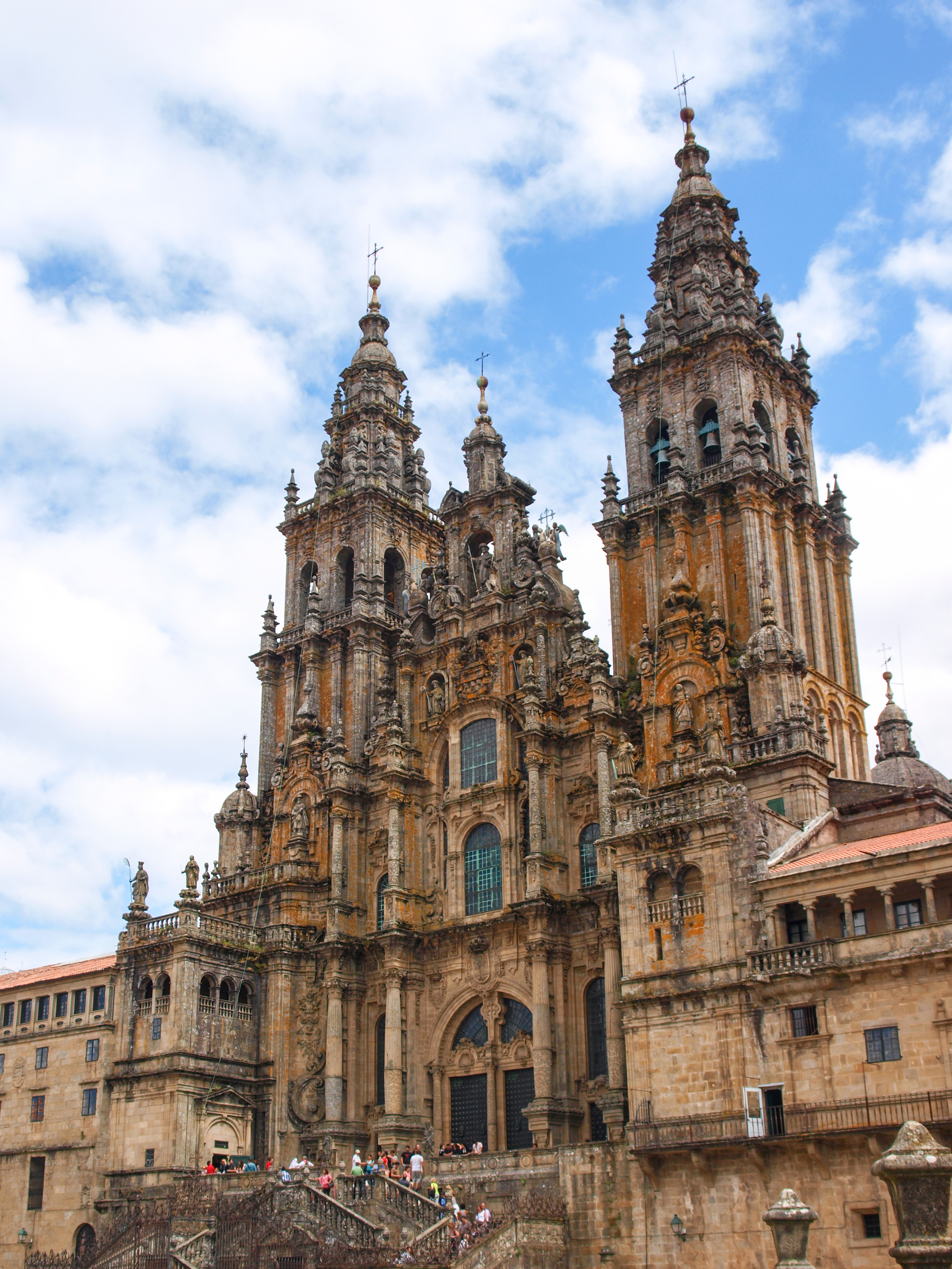 Beromte Santiago de Compostela katedral med barok arkitektur og pilgrimme