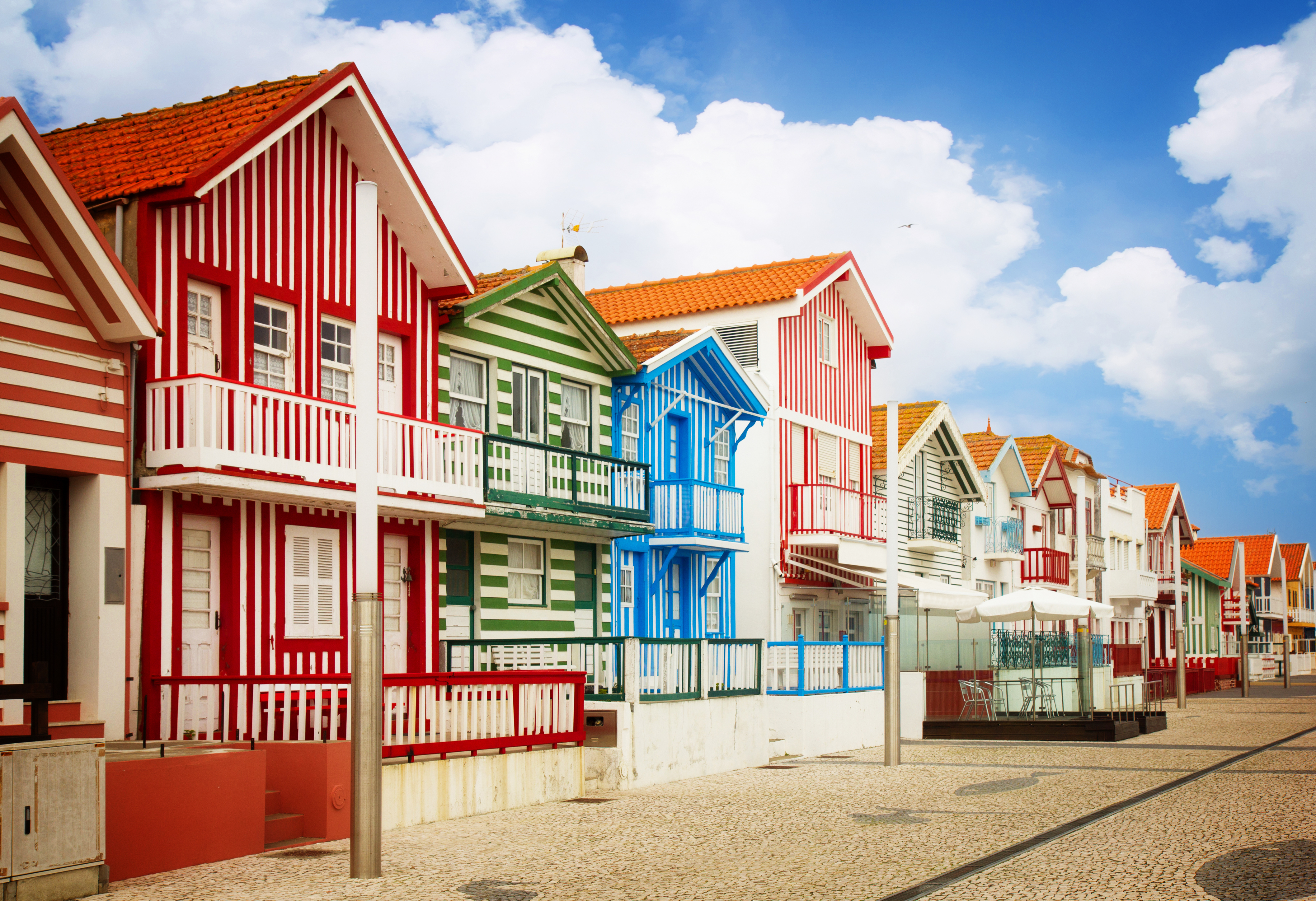 Karakteristiske farvestrålende huse i Aveiro Portugal