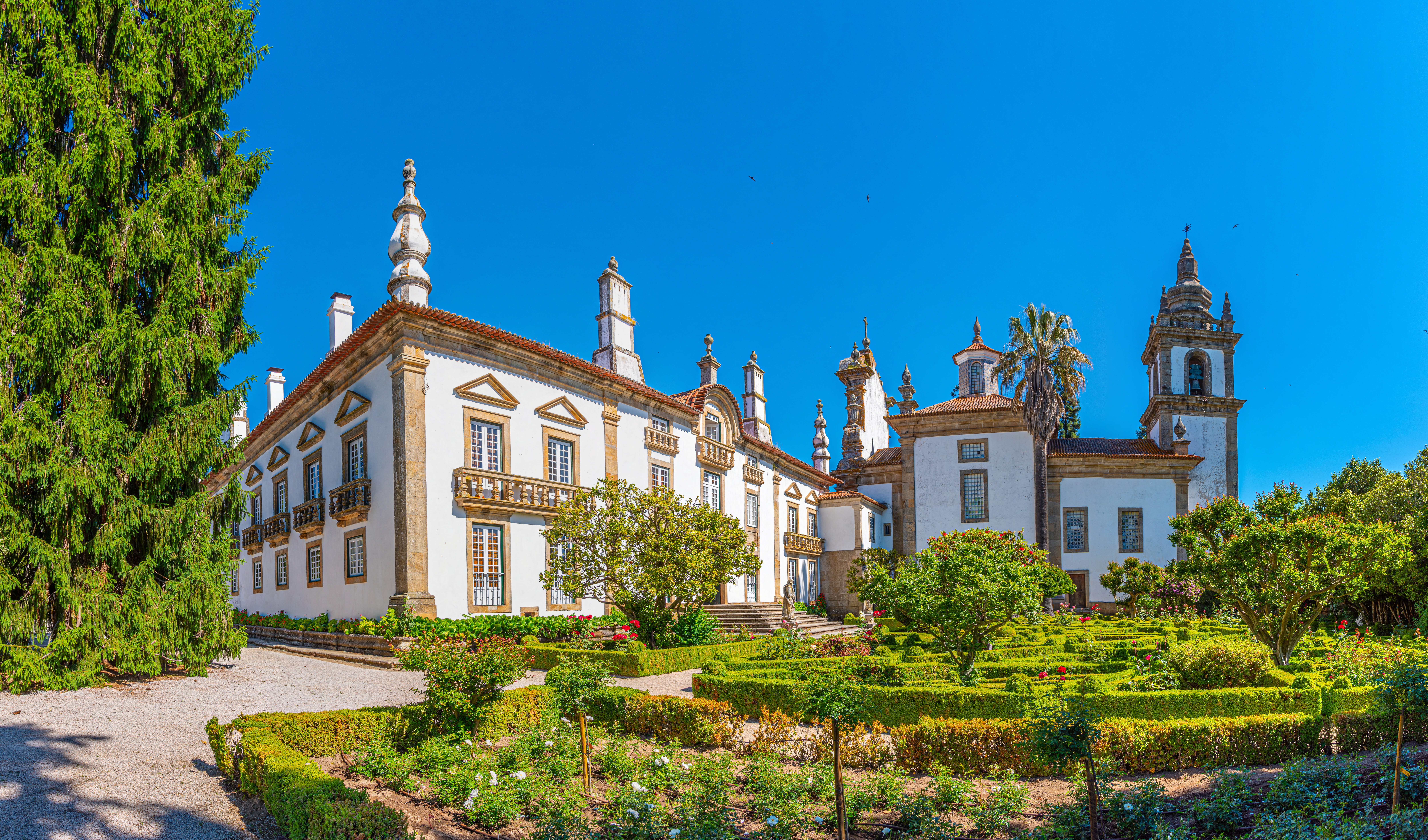 Elegant Mateus Palads med barok stil og velplejet parkanlæg i Vila Real, Portugal