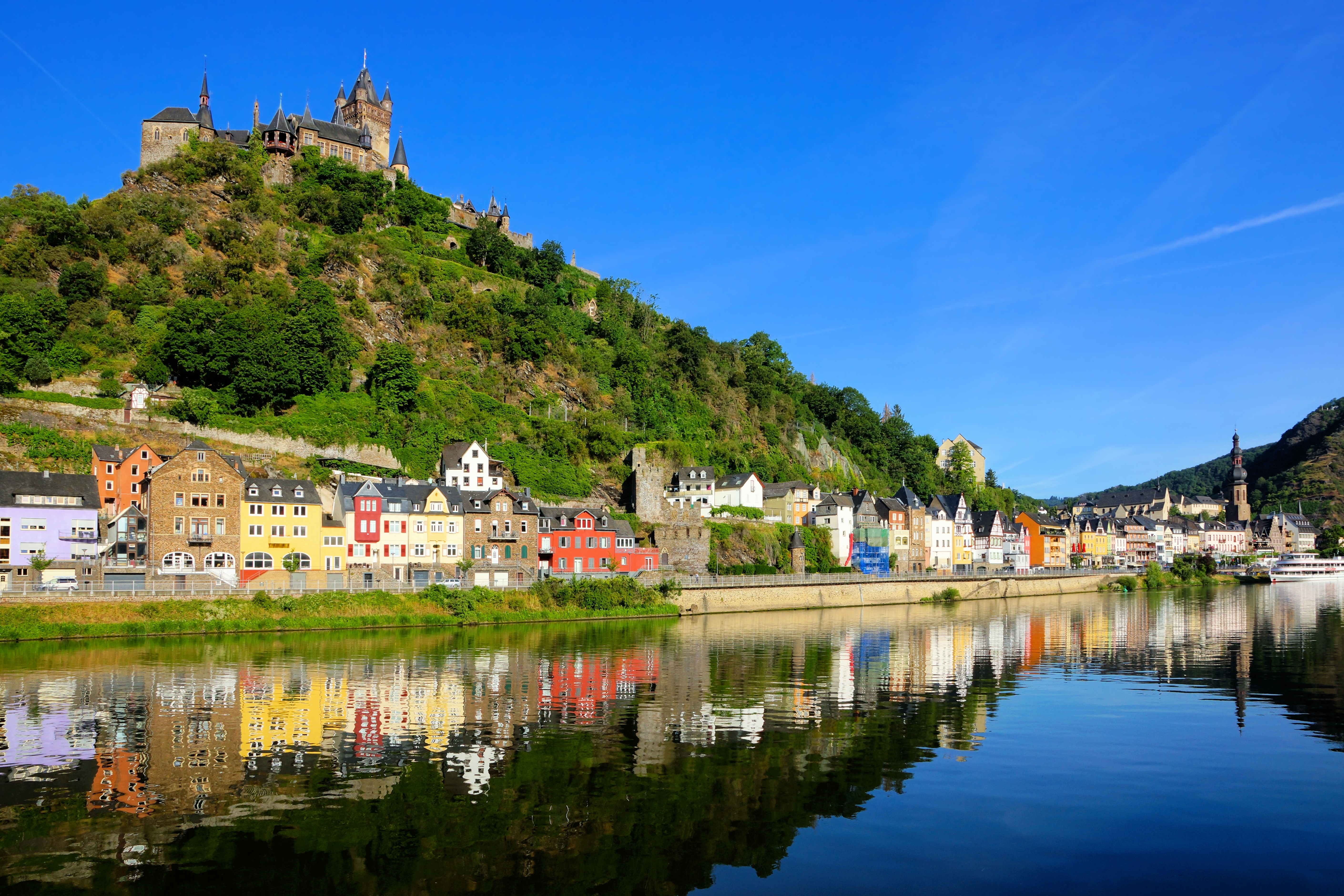 Middelalderslot i Cochem ved Mosel-floden i Rheinland Tyskland