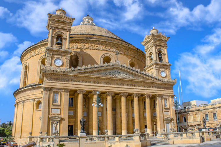 Rotunda of Mosta med smukke barokelementer og tvillingetårne på Malta