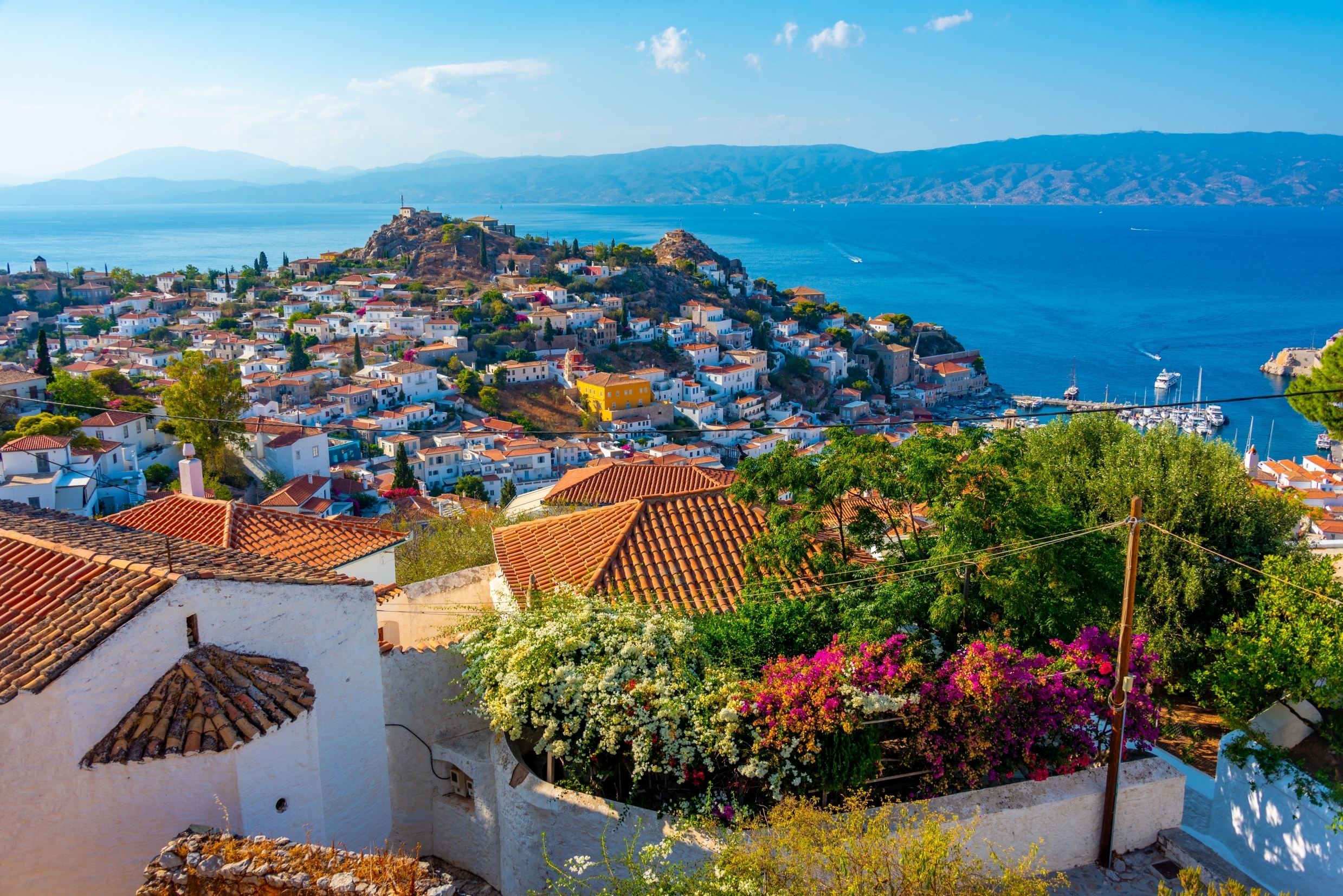 Hydra landsby ved Saronic Golf i Grækenland med traditionel arkitektur