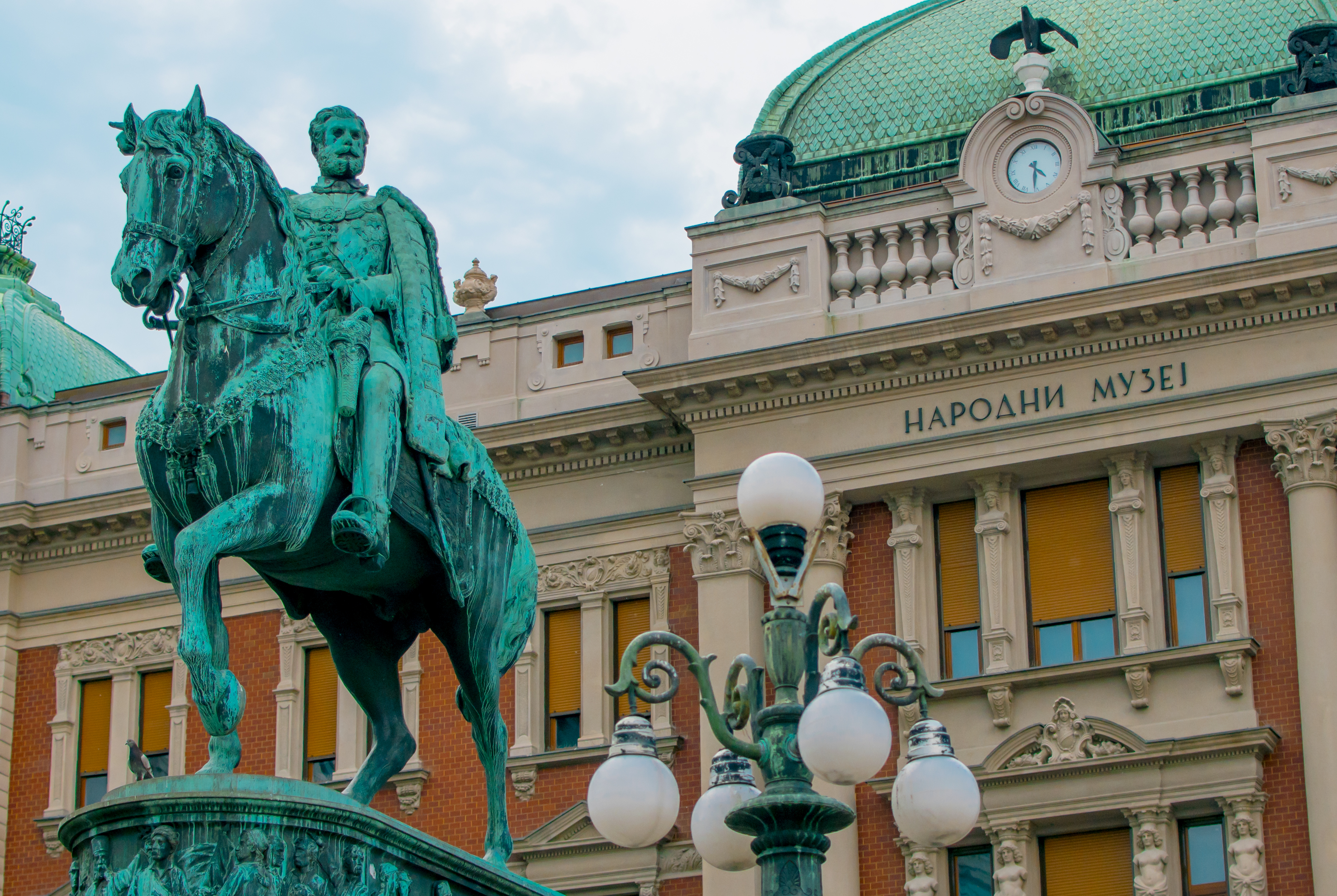 Historisk ryttermonument på Republikpladsen i Belgrad Serbien