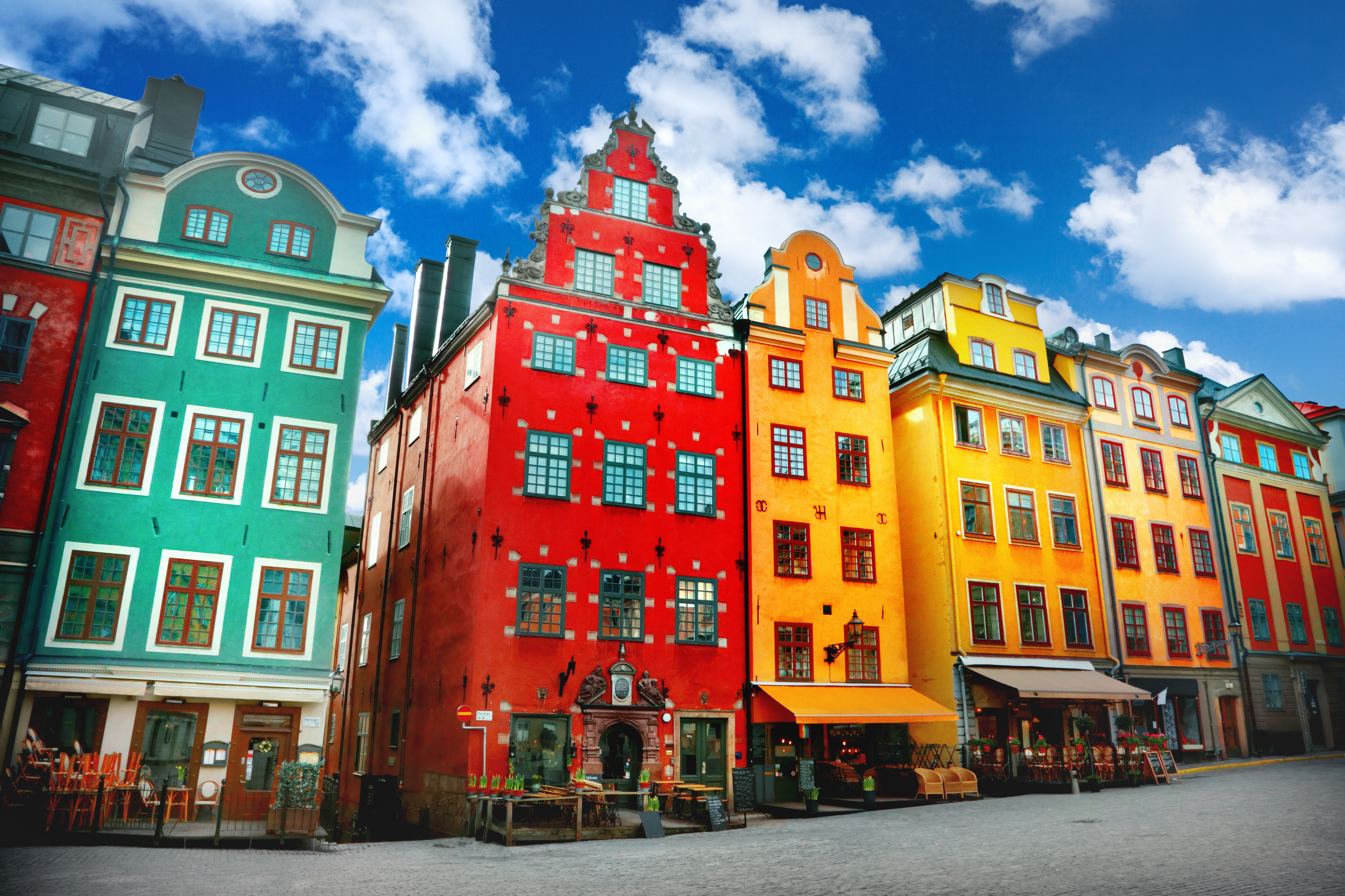 Charmerende farverige huse på Stortorget torvet i Gamla Stan, Stockholm
