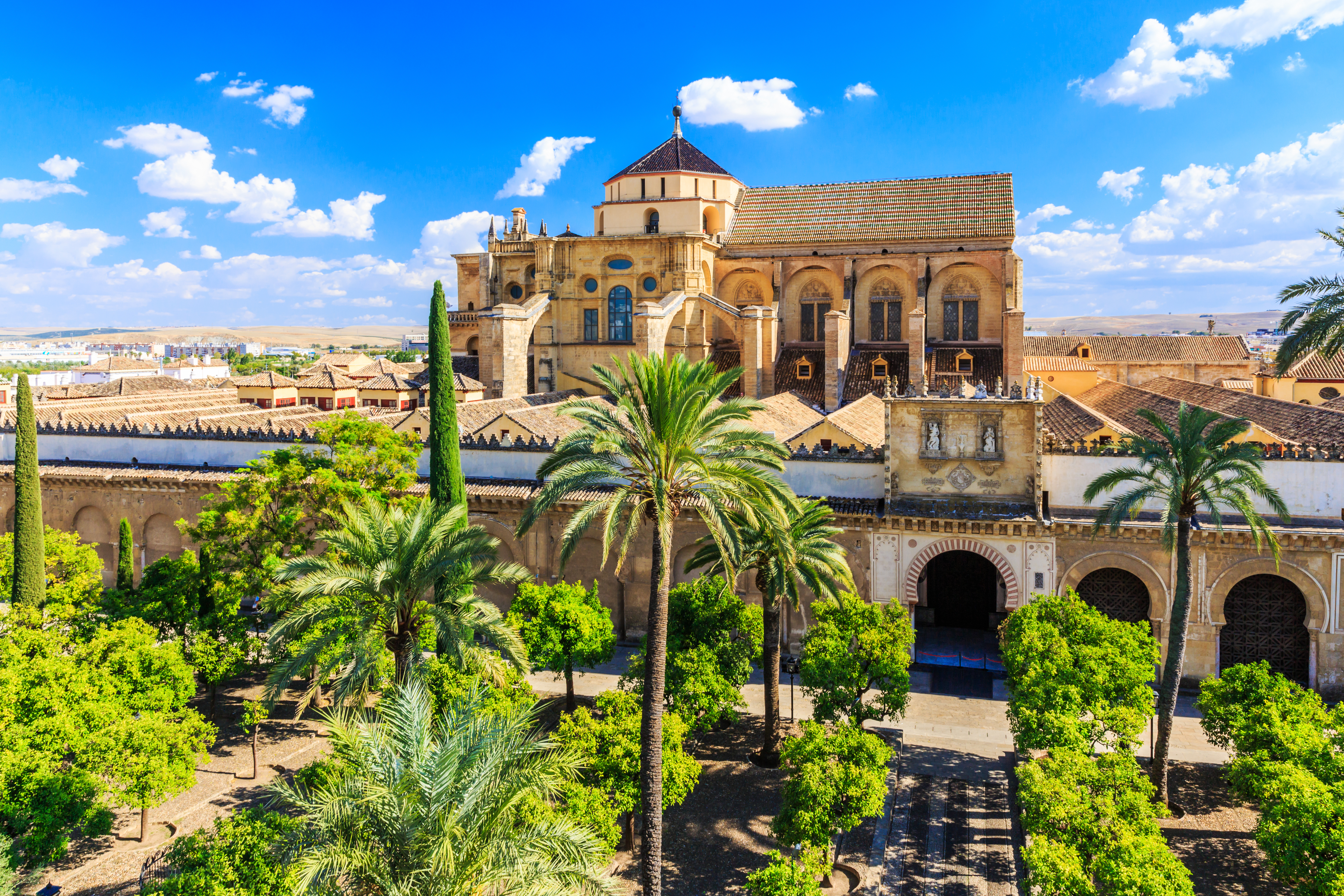 UNESCO verdensarv Mezquita katedral i Cordoba med maurisk arkitektur og haver
