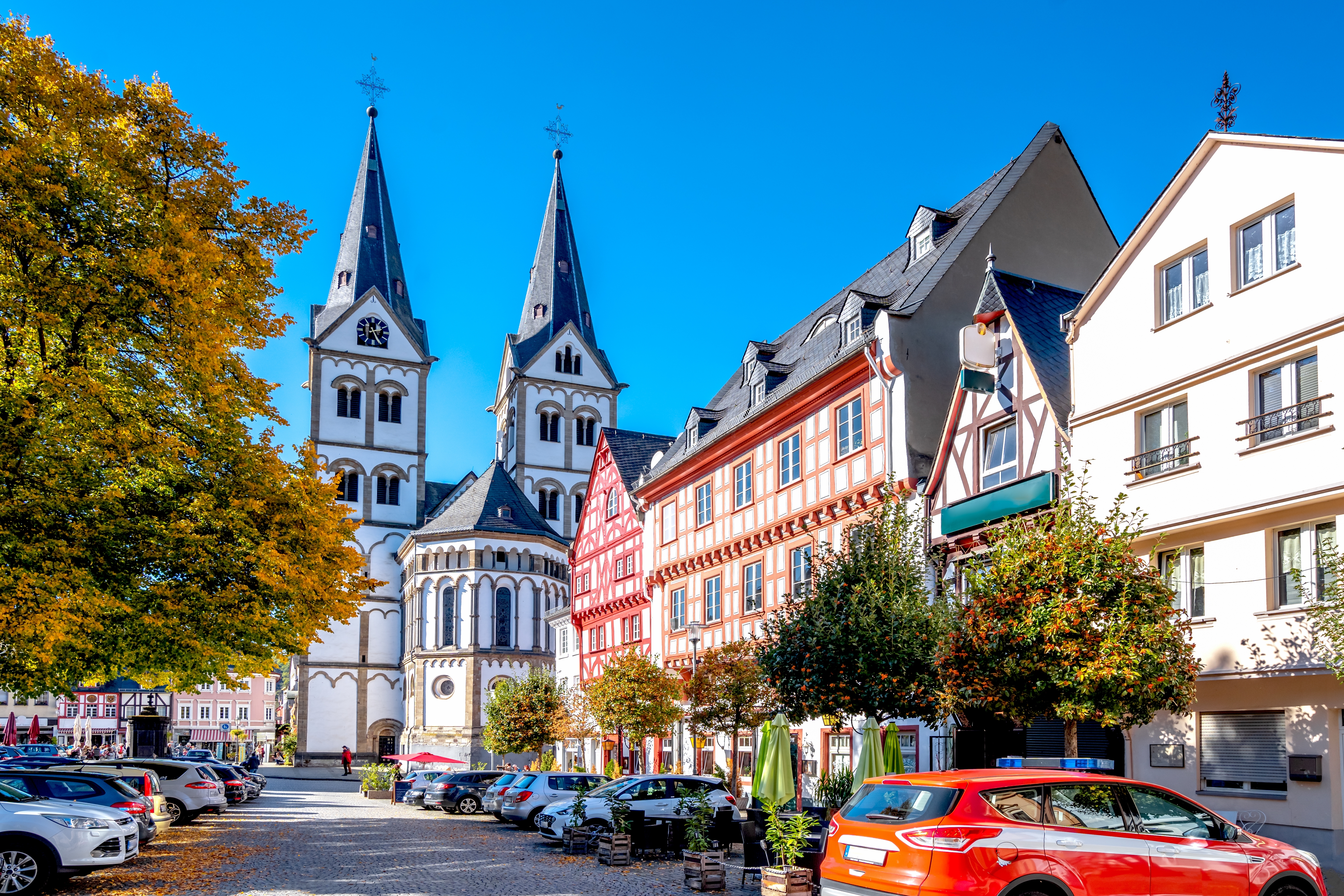 St. Severus basilika i Boppard ved Mellemrhinen på et flodkrydstogt i Tyskland