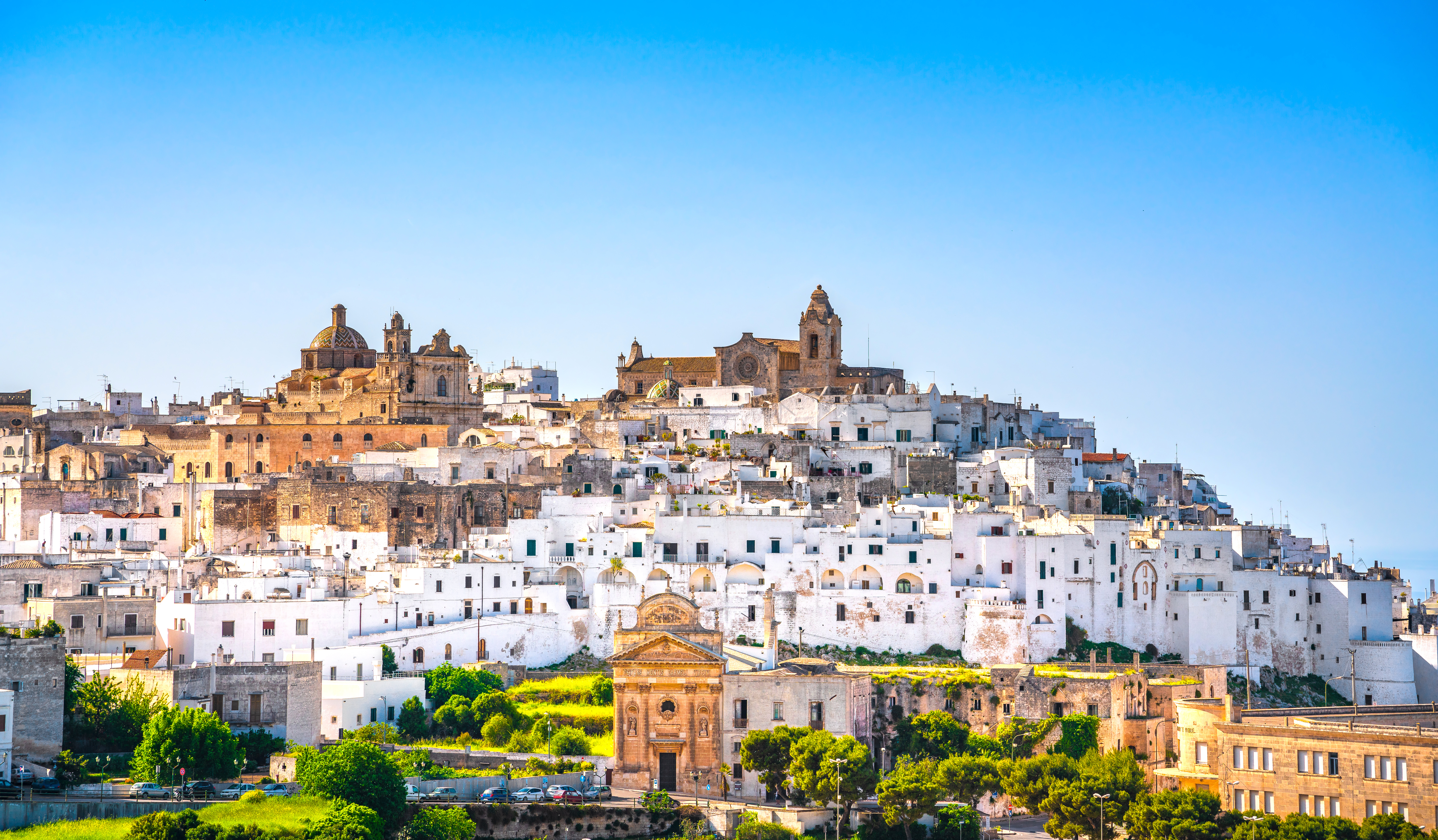 Panoramaudsigt over Ostuni hvide landsby i det sydlige Italien Puglia