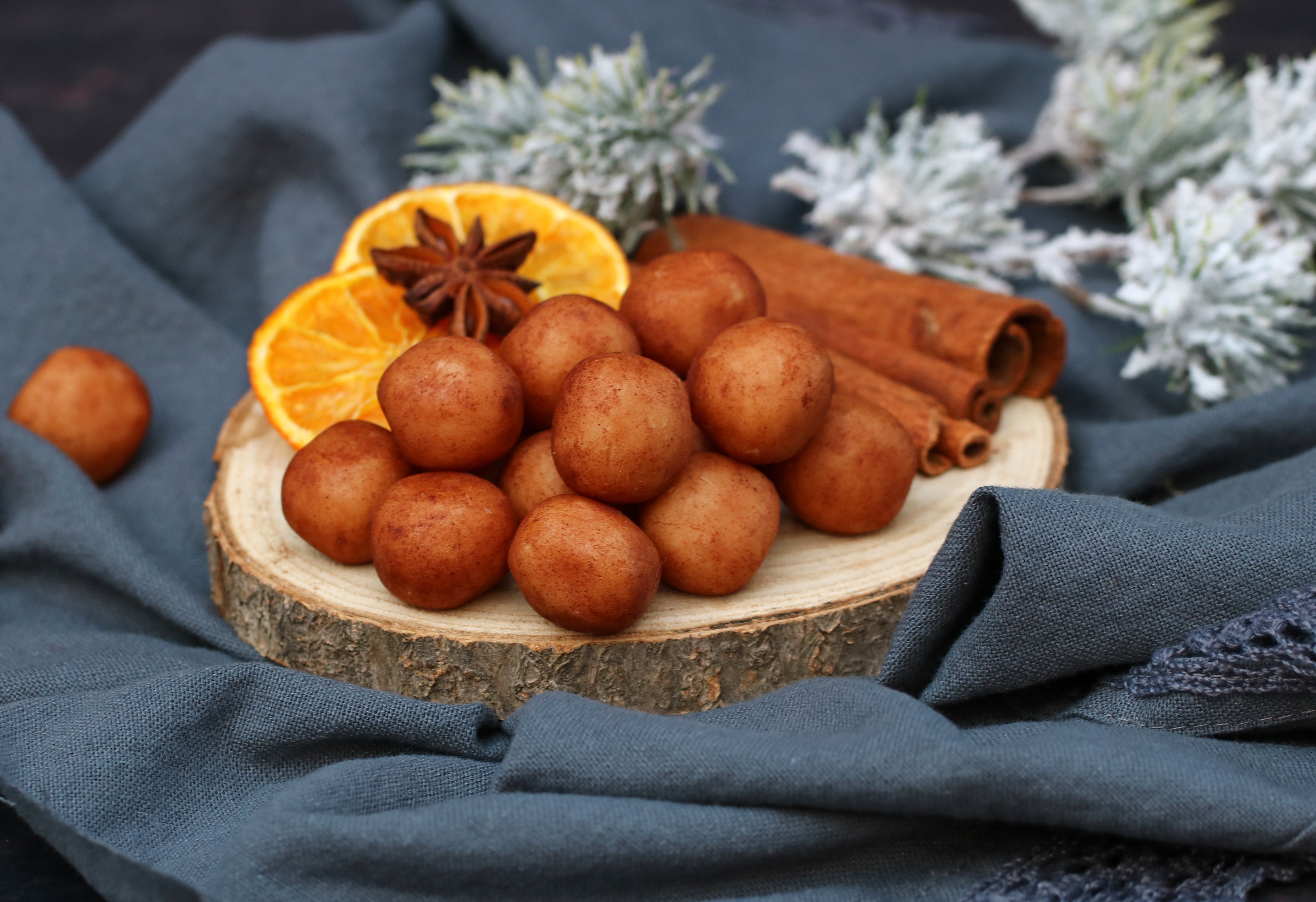 Traditionelle chokoladetrøfler med krydderier og appelsin som tysk dessertspecialitet