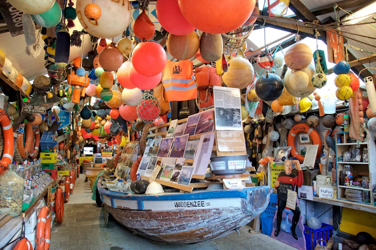 Udstilling af vraggods på Juttermuseum i Texel