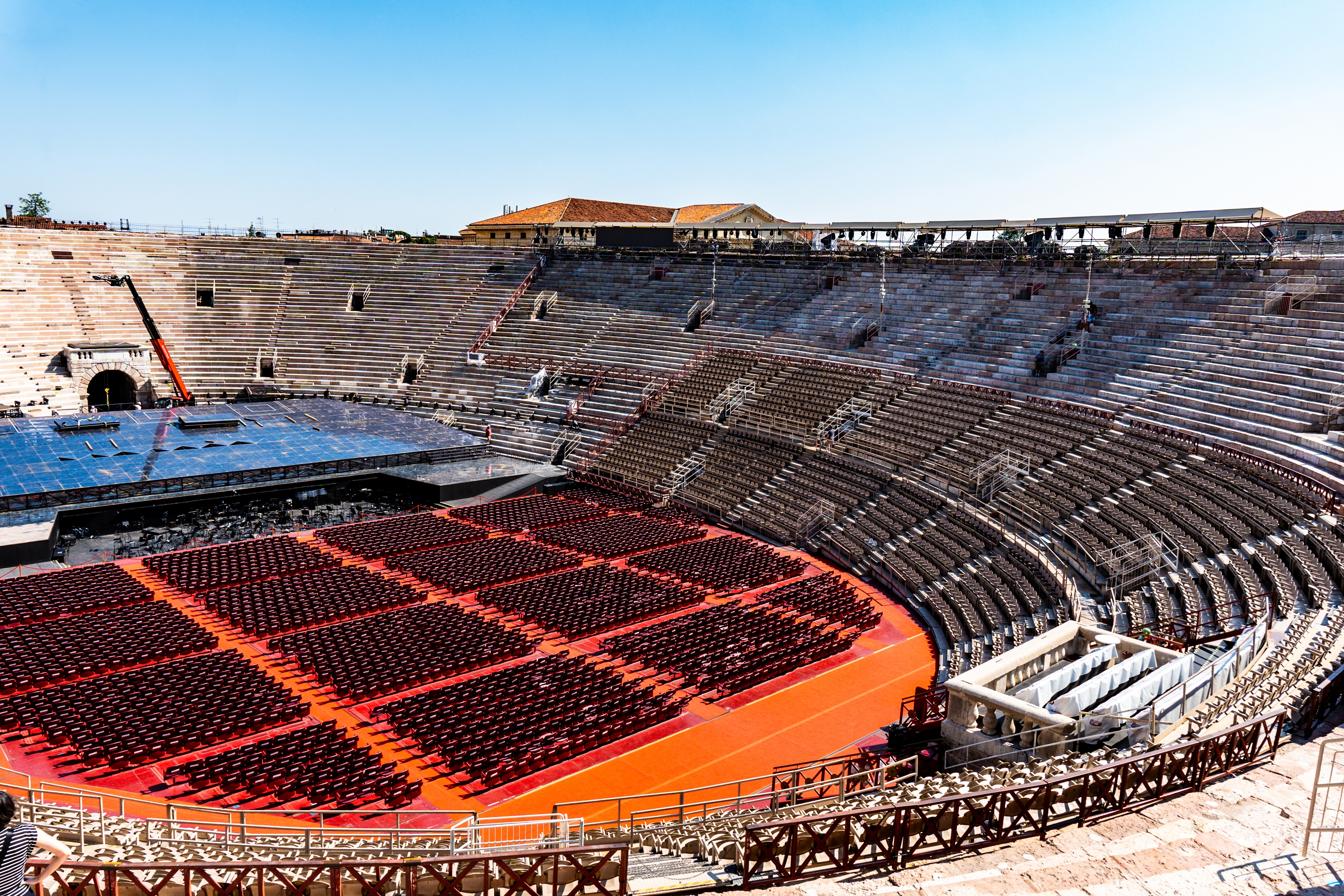 Antik romersk arena i Verona Italien med moderne sceneopsætning