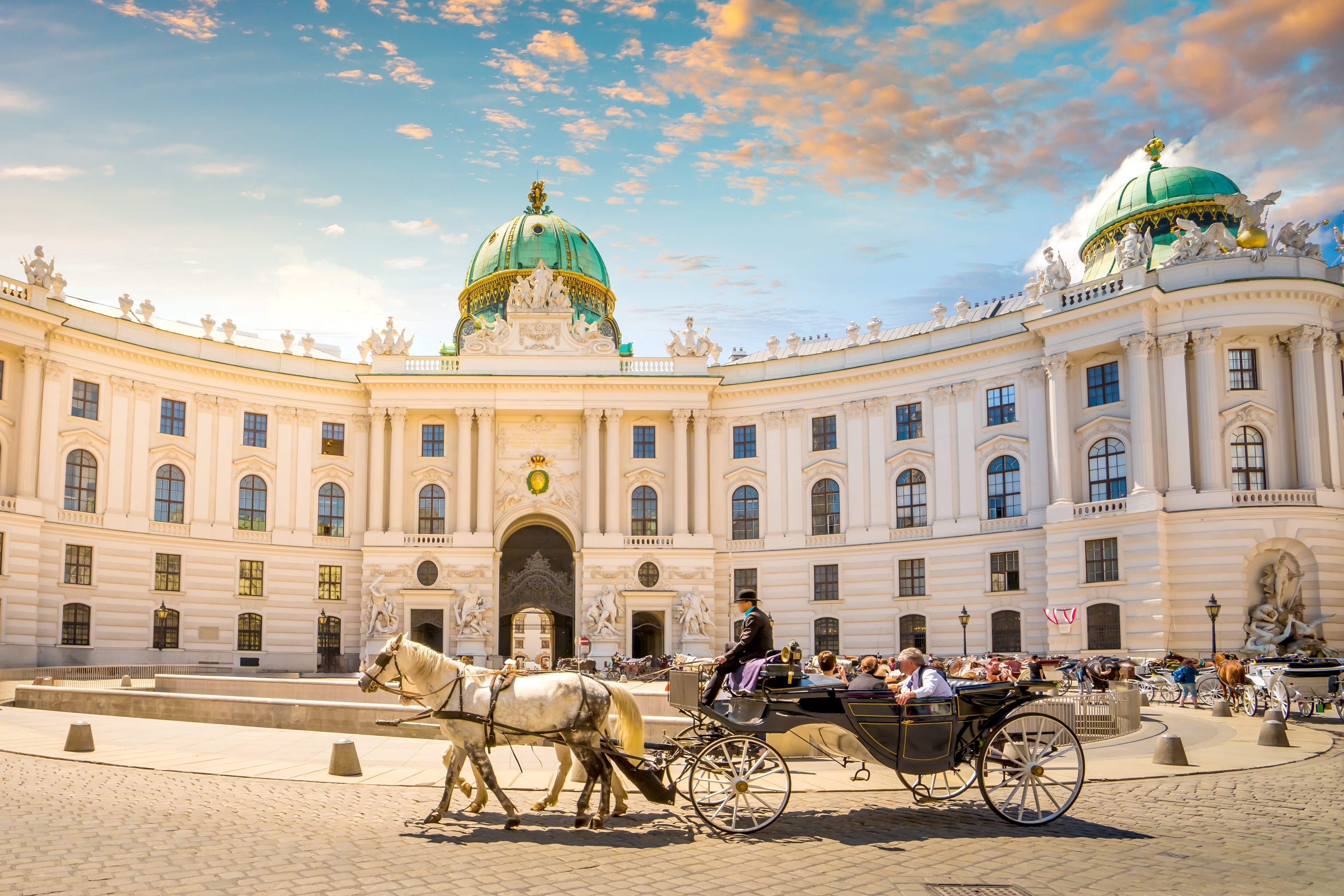 imperial-vienna-hofburg-carriage
