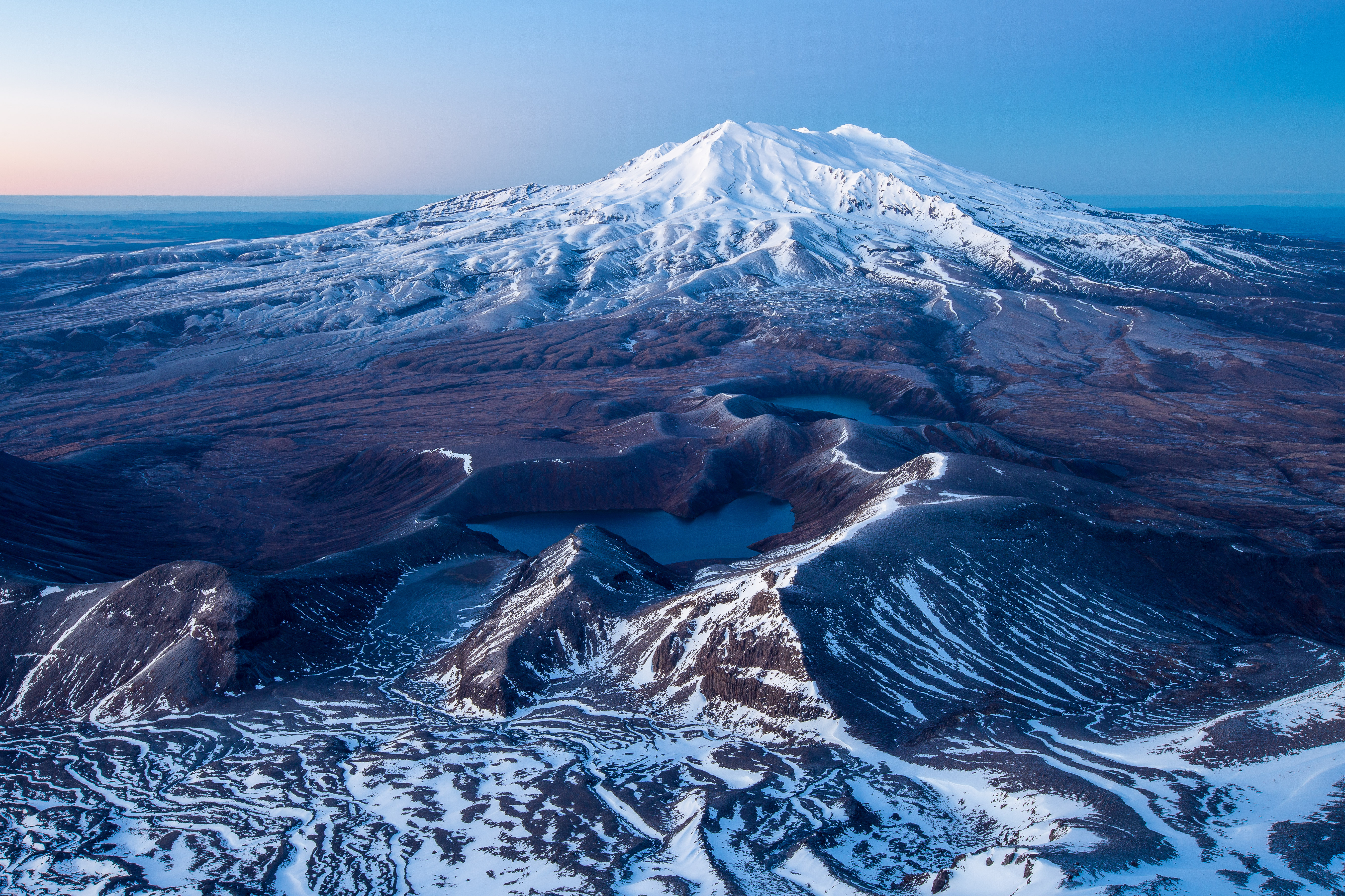 Vulkanske Mount Ruapehu med snedækkede skråninger og Tama Lakes, Tongariro New Zealand